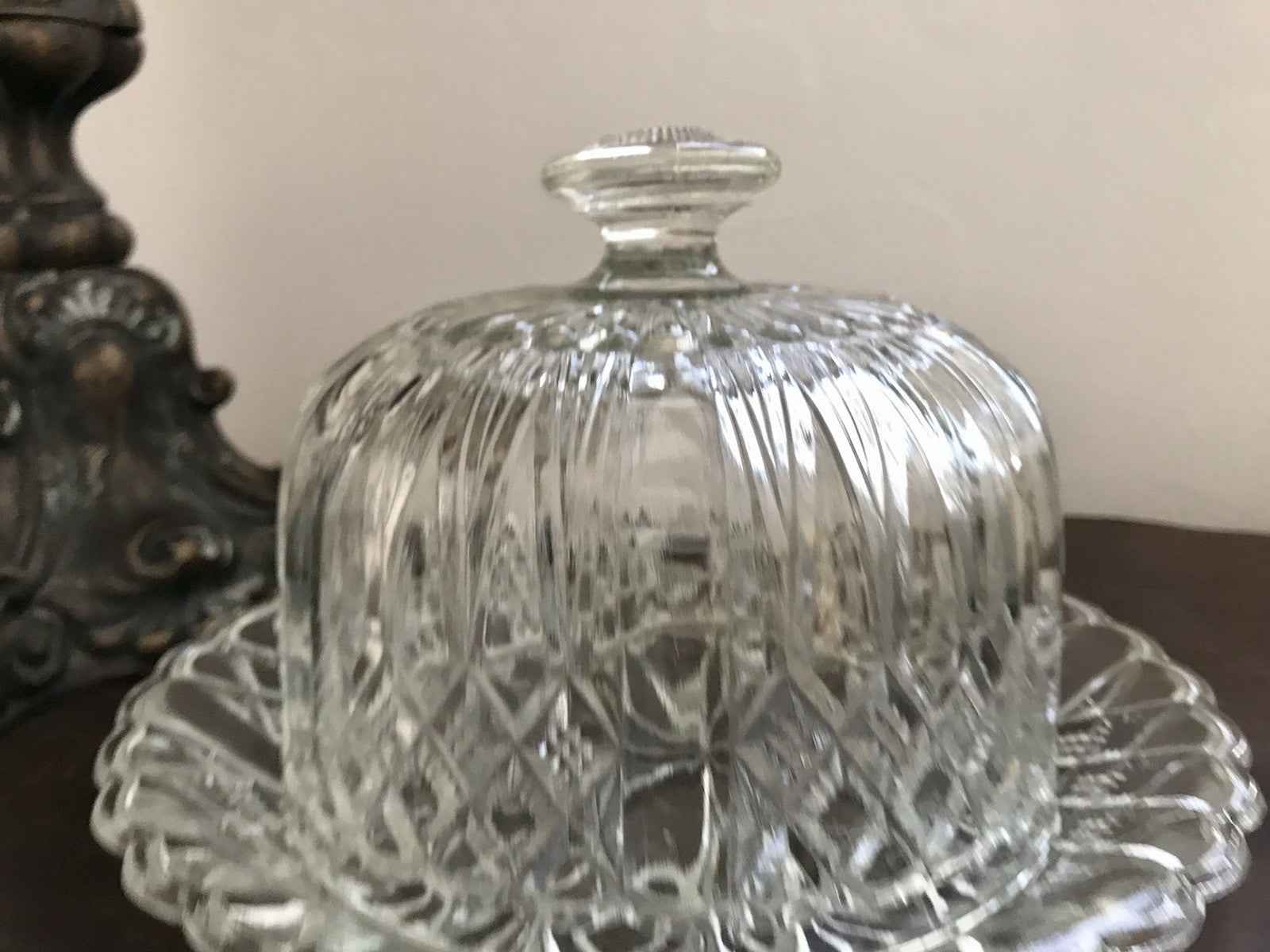 Antik Art Déco Glas Pressglas Käseglocke Butterglocke Glas