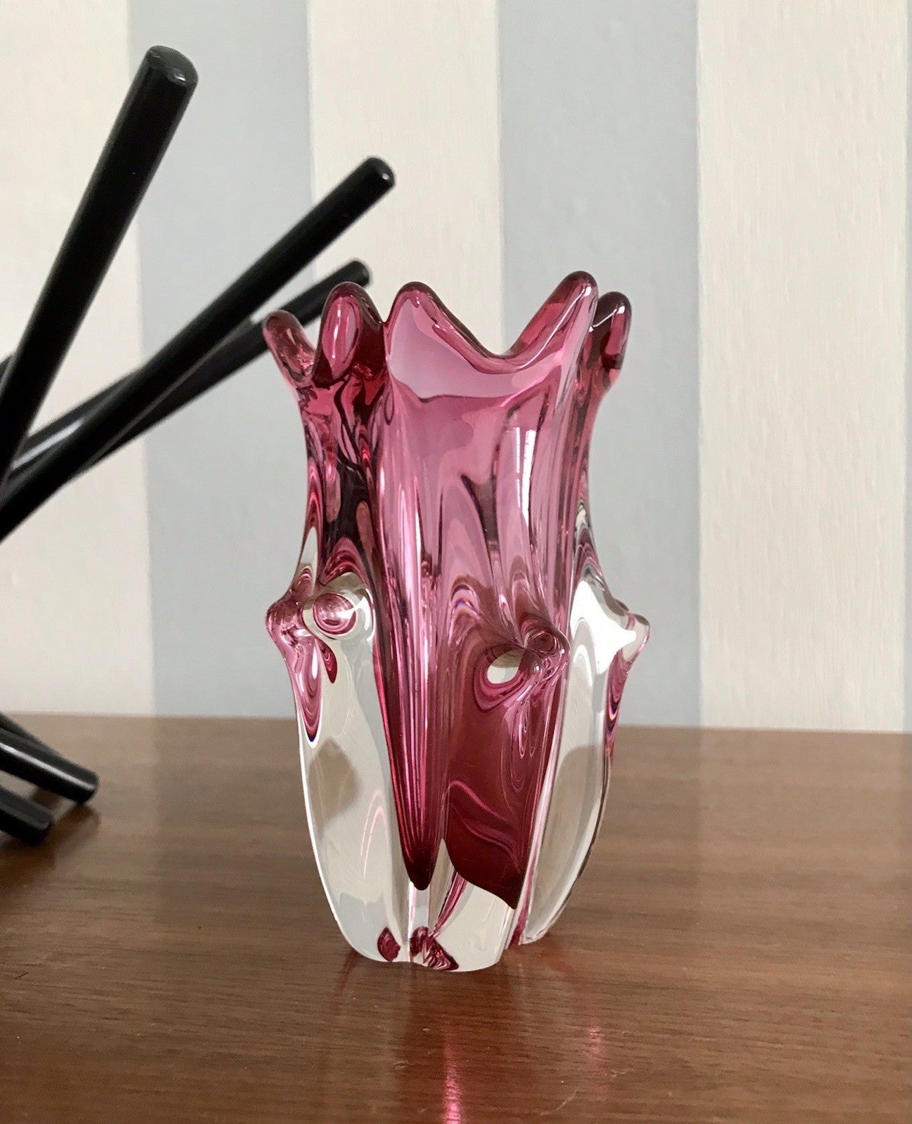 Vintage Glasvase Vase 60er Jahre Glas rubinrot pink rot