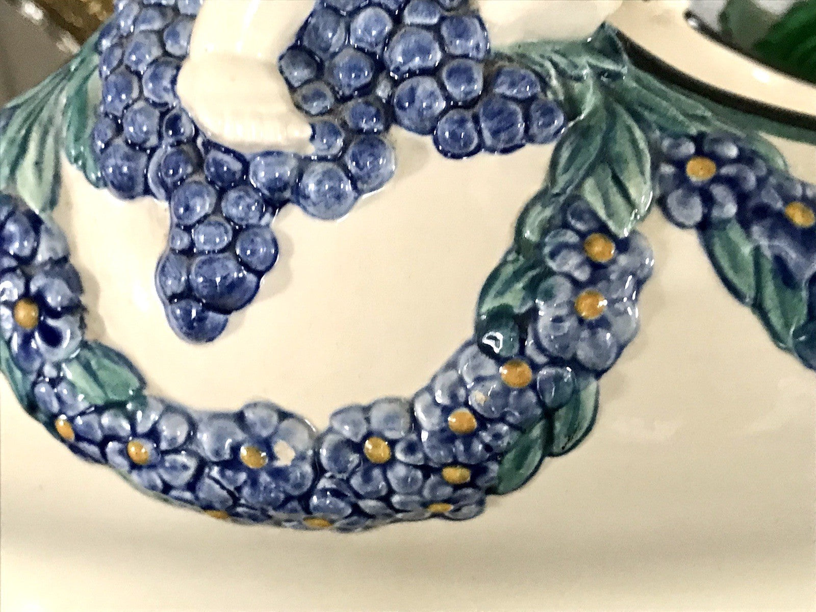 Antik Wilhelm Süß Karlsruher Majolika Keramik Korb Jardiniere Schale mit Putti