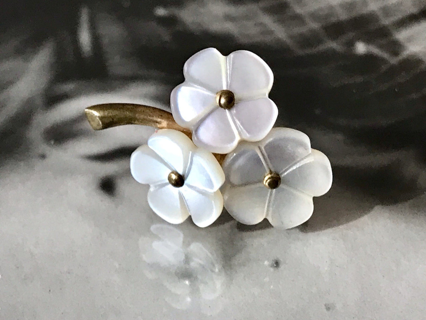 Vintage 50er Ohrclipse Ohrringe 3 weiße Blumen