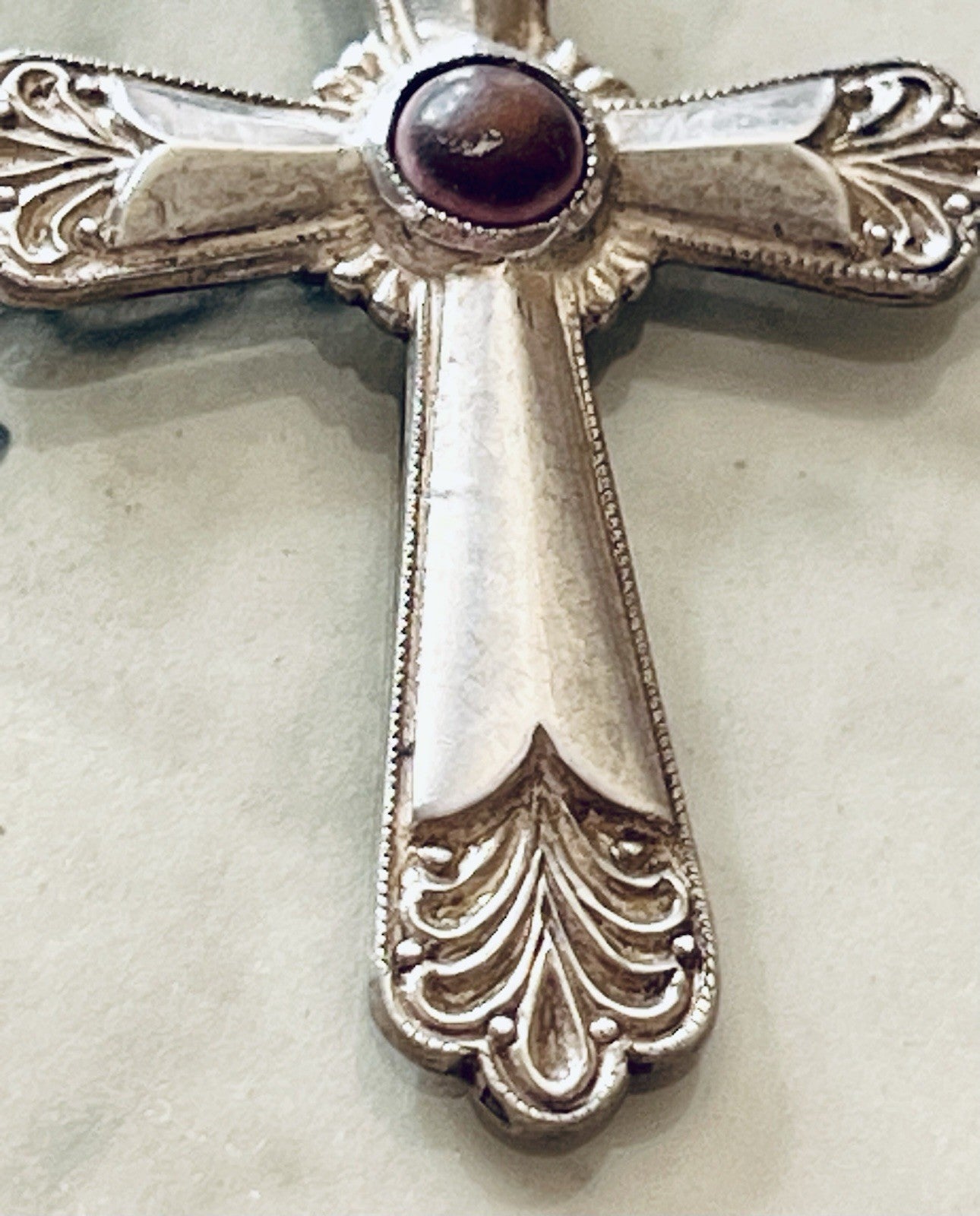Antik alt  835 groß Silber Kreuz Anhänger Kettenanhänger Relief brauner Stein
