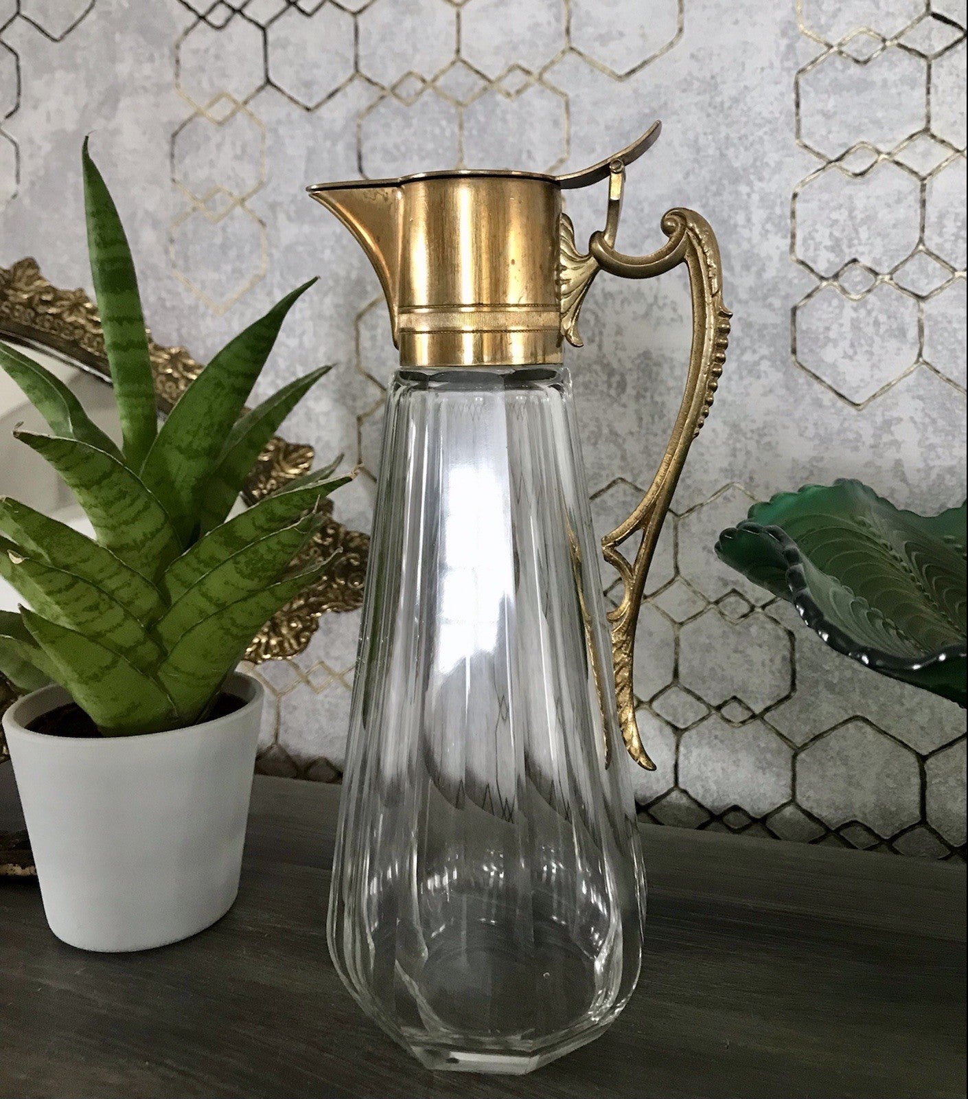 Antik Karaffe Dekanter Messing vergoldet? Metallmontur Glas Flächenschliff Edel!