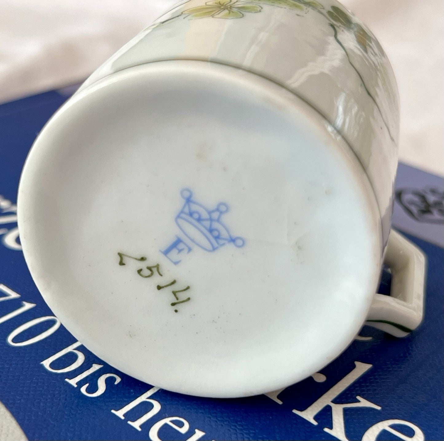 Antik Jugendstil Porzellan 1 (von 2)  Mokka Tasse Bloch Dr. Widera&Co fein