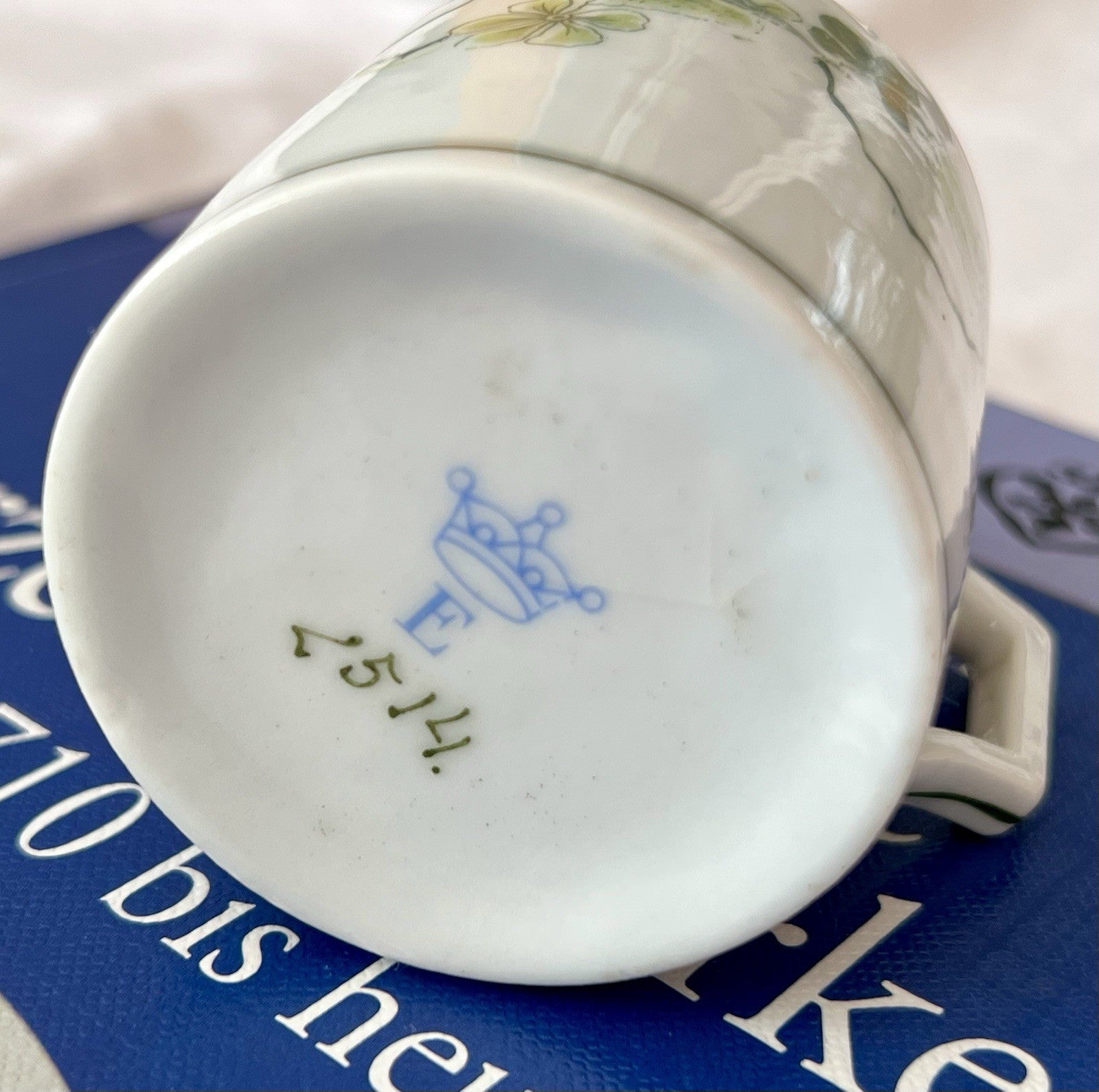 Antik Jugendstil Porzellan 1 (von 2)  Mokka Tasse Bloch Dr. Widera&Co fein