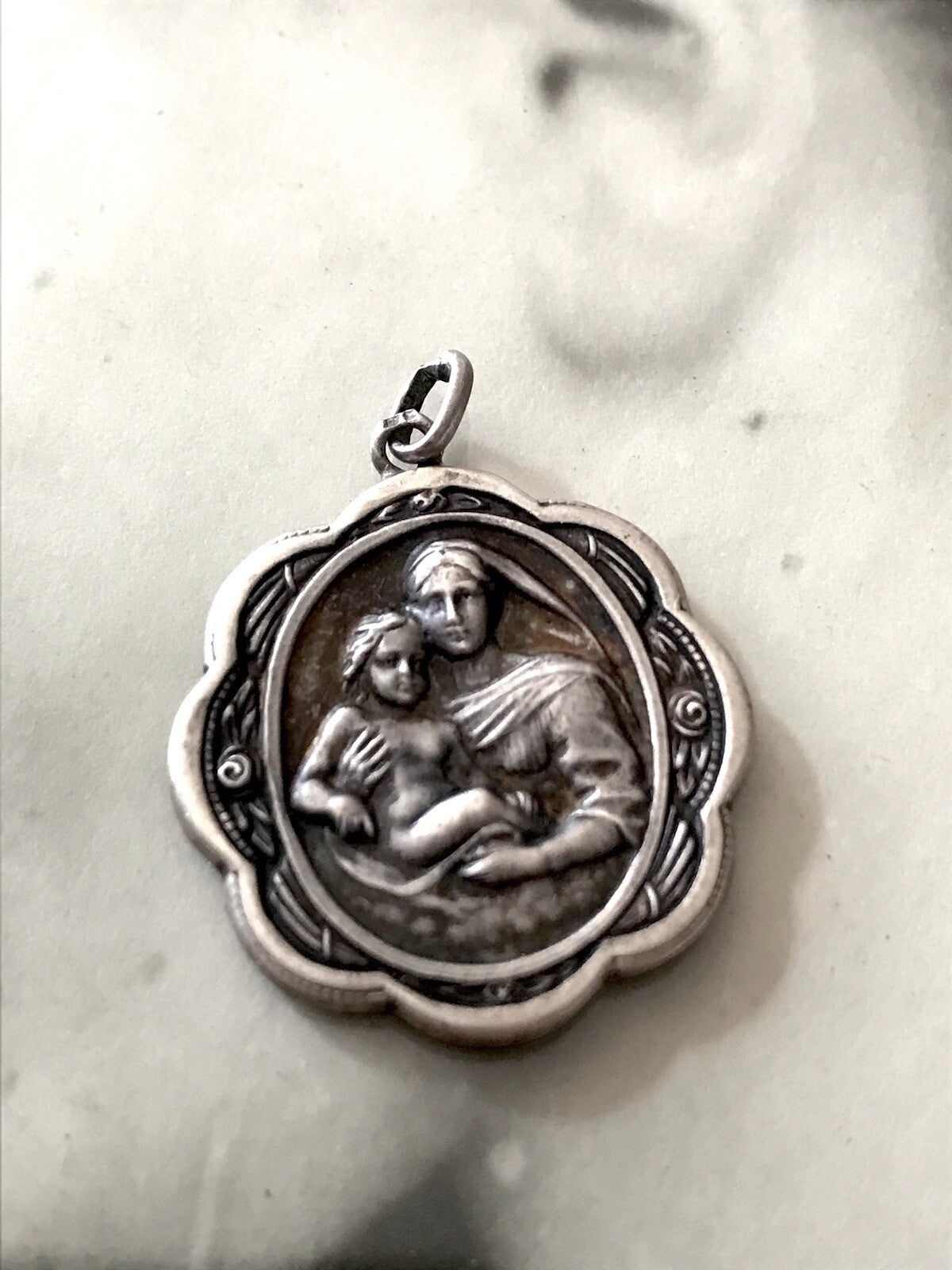 Antik Edel Anhänger Kettenanhänger Silber christlich Maria Mutter Gottes Jesus