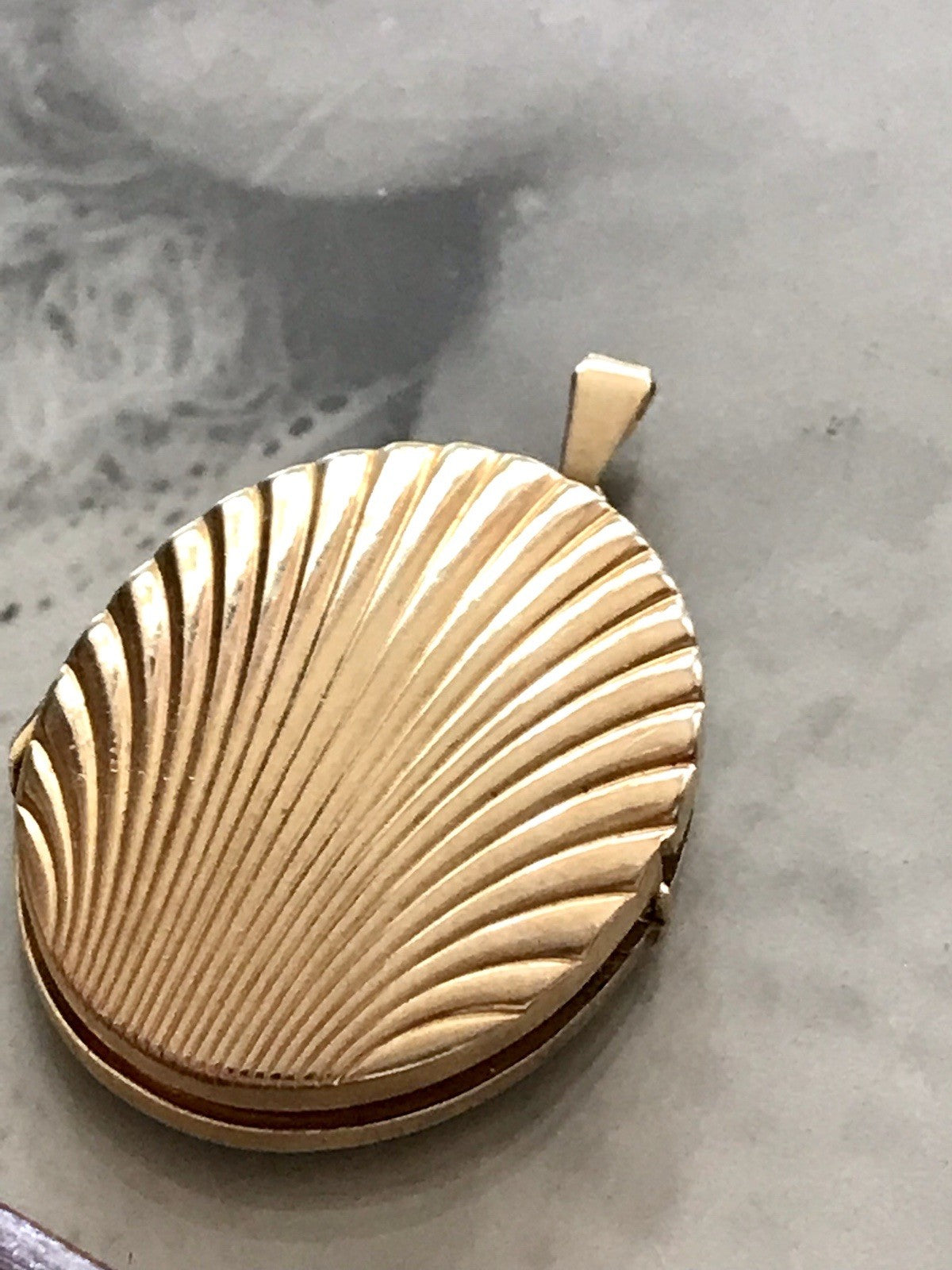 Vintage Kettenanhänger Anhänger Foto Medaillon Muschel Amerikan Double vergoldet