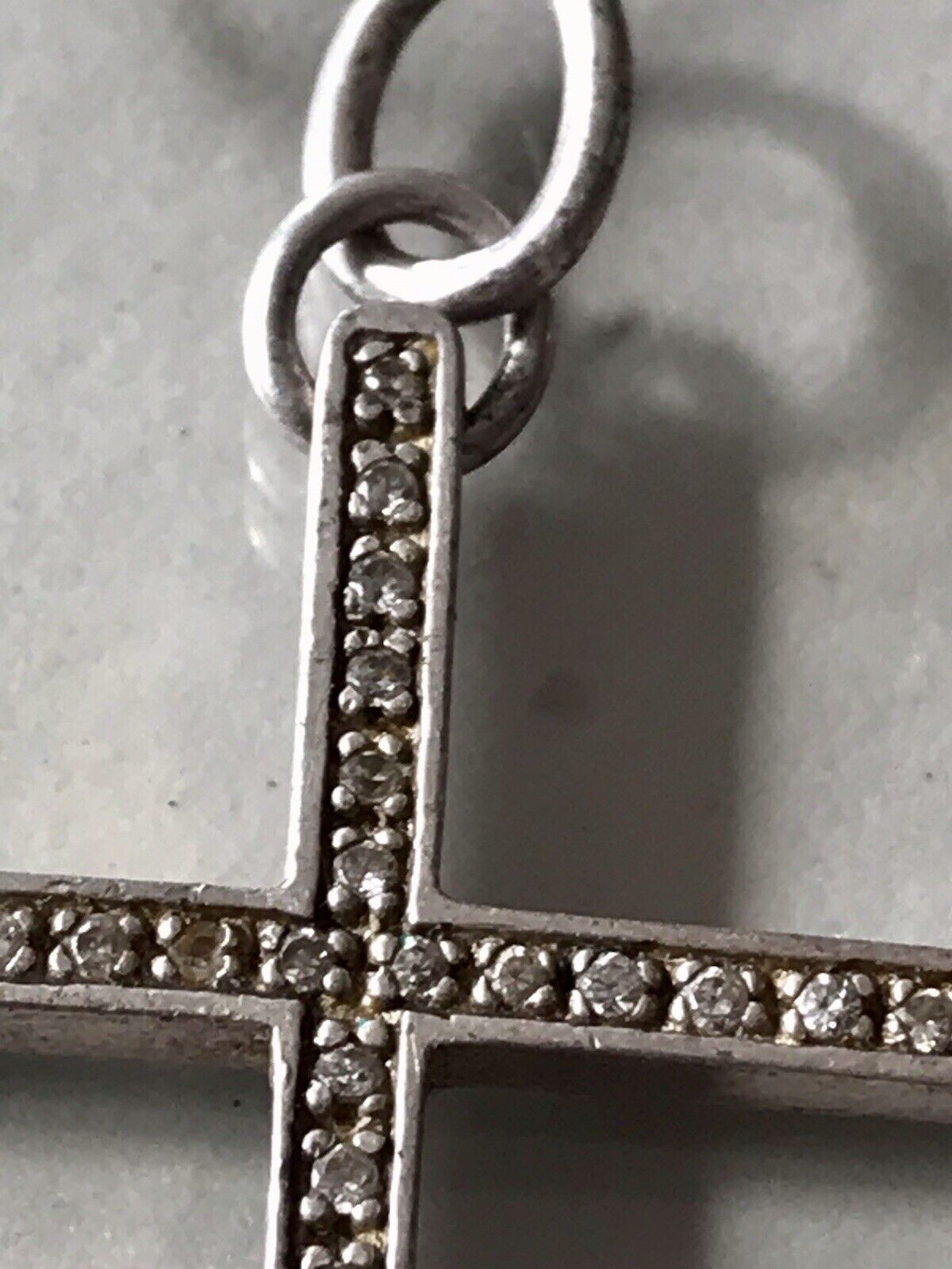 schöne Form 925 Silber Kreuz Anhänger Kettenanhänger mit farblosen Steinen