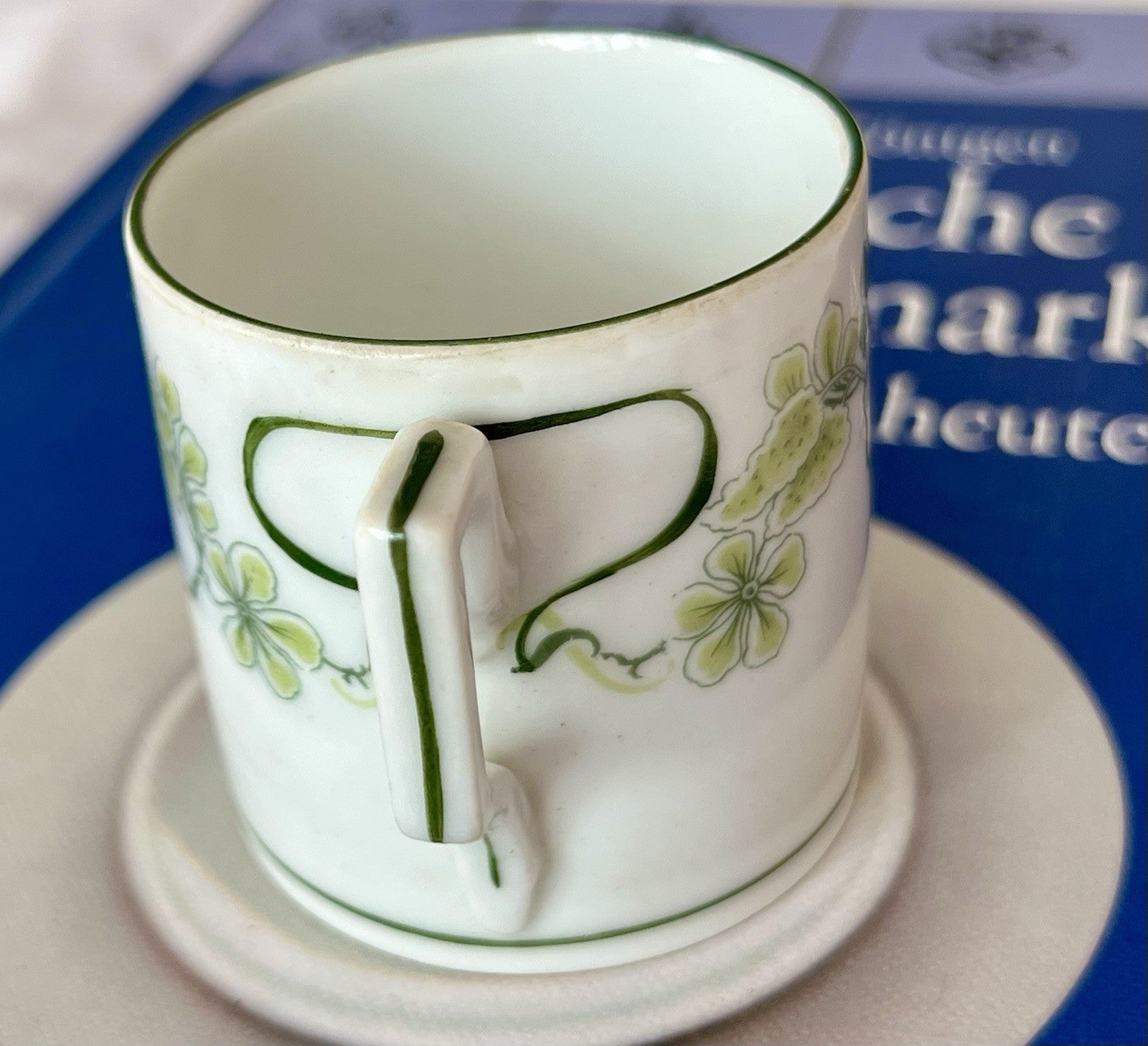 Antik Jugendstil Porzellan 1 (von 2)  Mokka Tasse Bloch Dr. Widera&Co fein