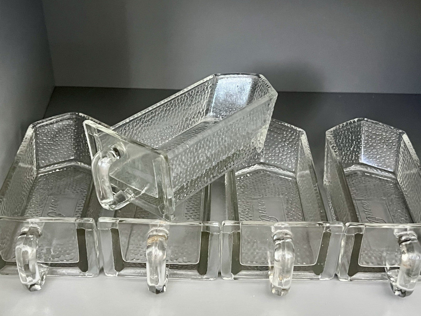 Antik Art Déco 8 Glas Schütten Pressglas von Poncet