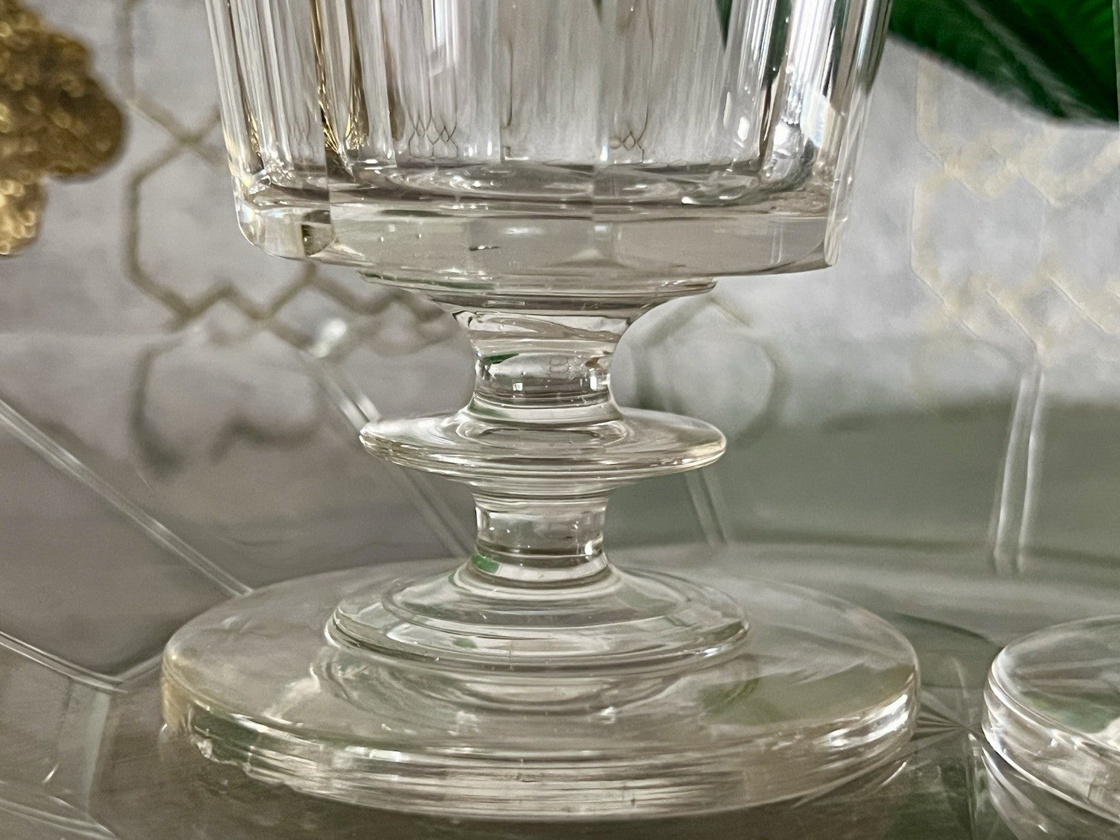 Antik 2 Biedermeier Weinbecher Edel oktagonal 8eckig Glas Weinkelch Schälschliff