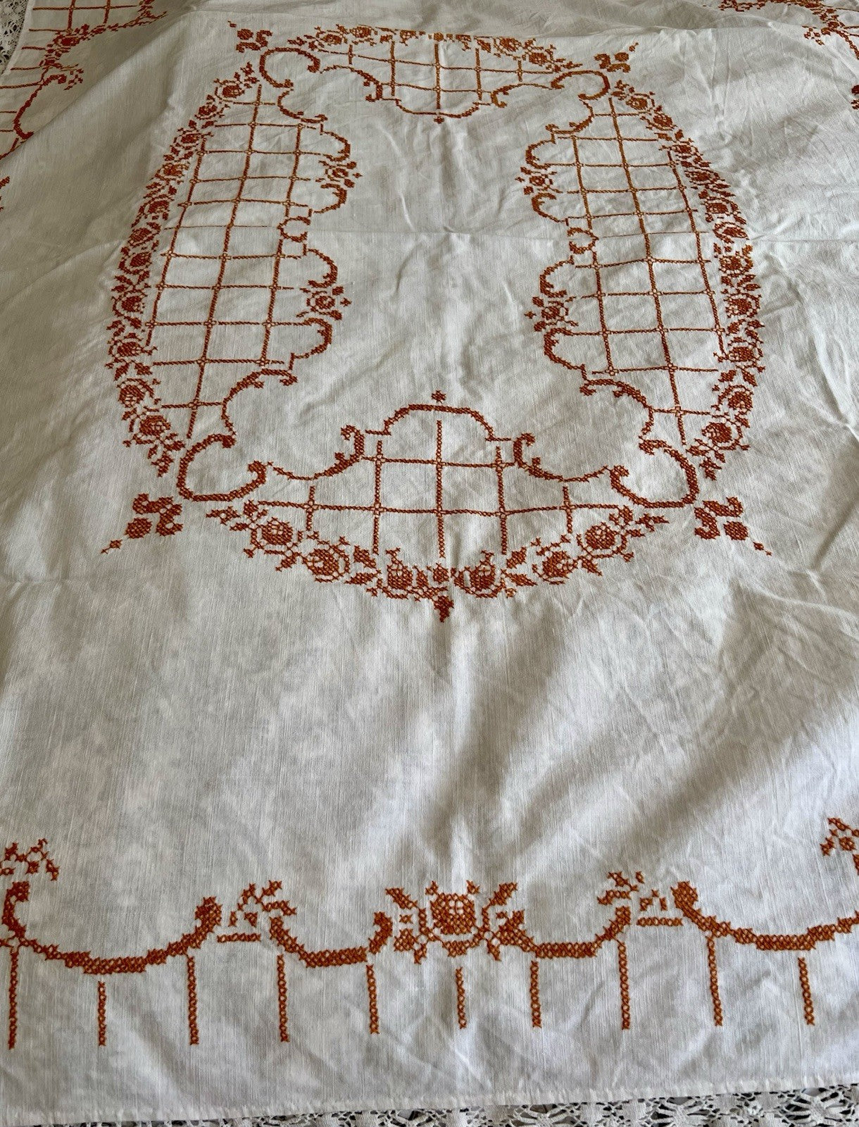 Antik Tischdecke  Art Deco Stickerei handbestickt orange Leinenmischung 160x125