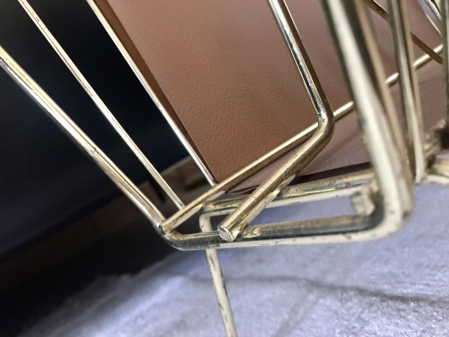 Vintage 60er Mid Century String-Ära Zeitungsständer Kultig gold braun