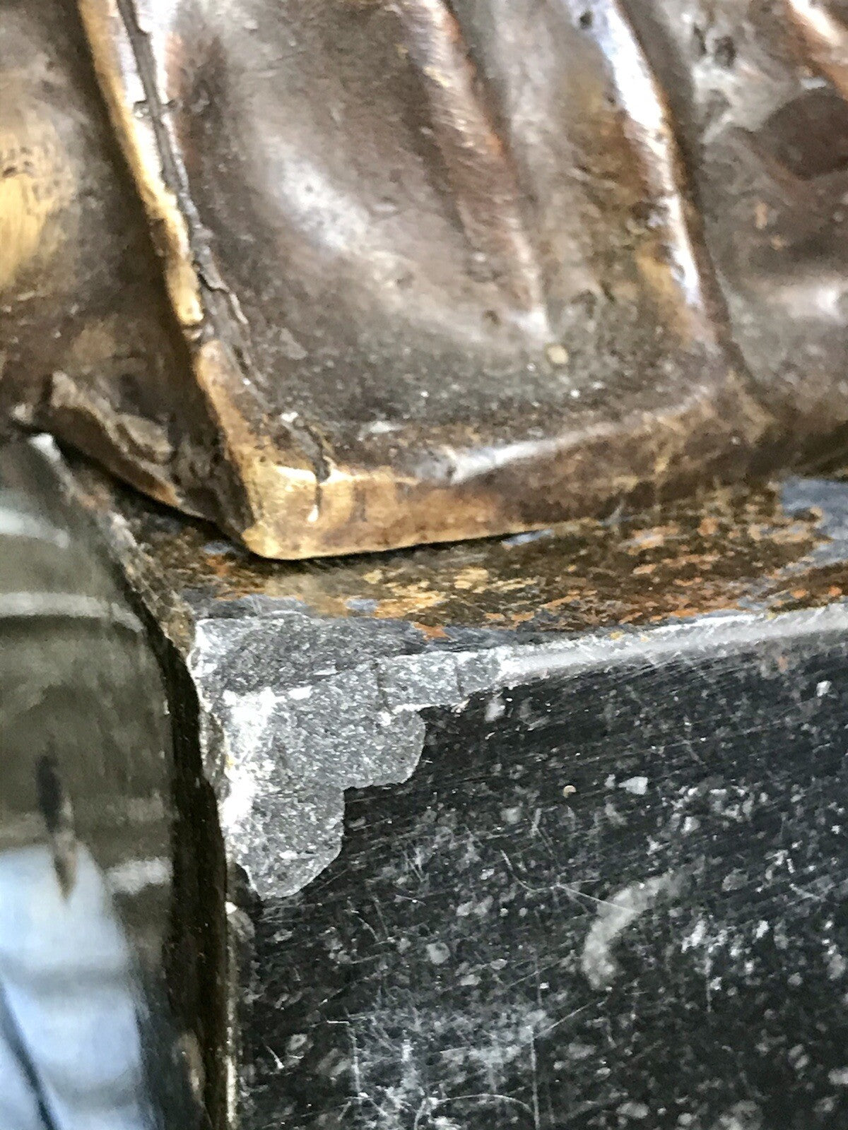 Vintage Bronze Figur Skulptur sitzendes Mädchen m. Hand am Kinn Marmorsockel