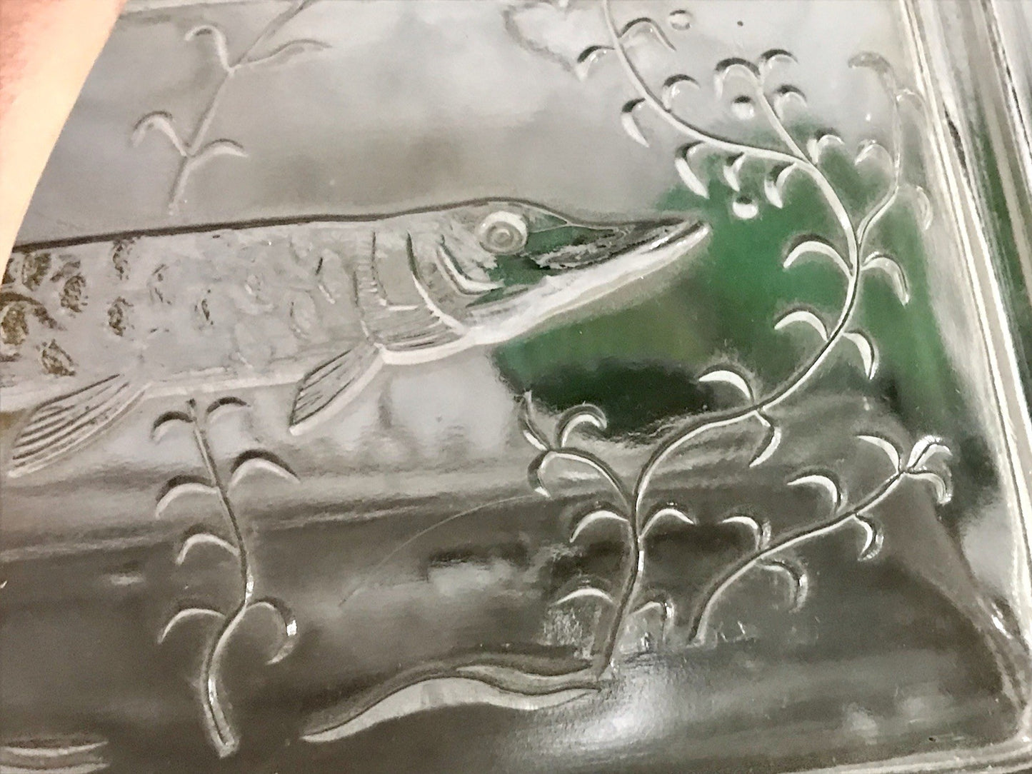 Antik Art Déco Deckeldose Dose Glasdose Pressglas Haribo Lakritze Fischmuster