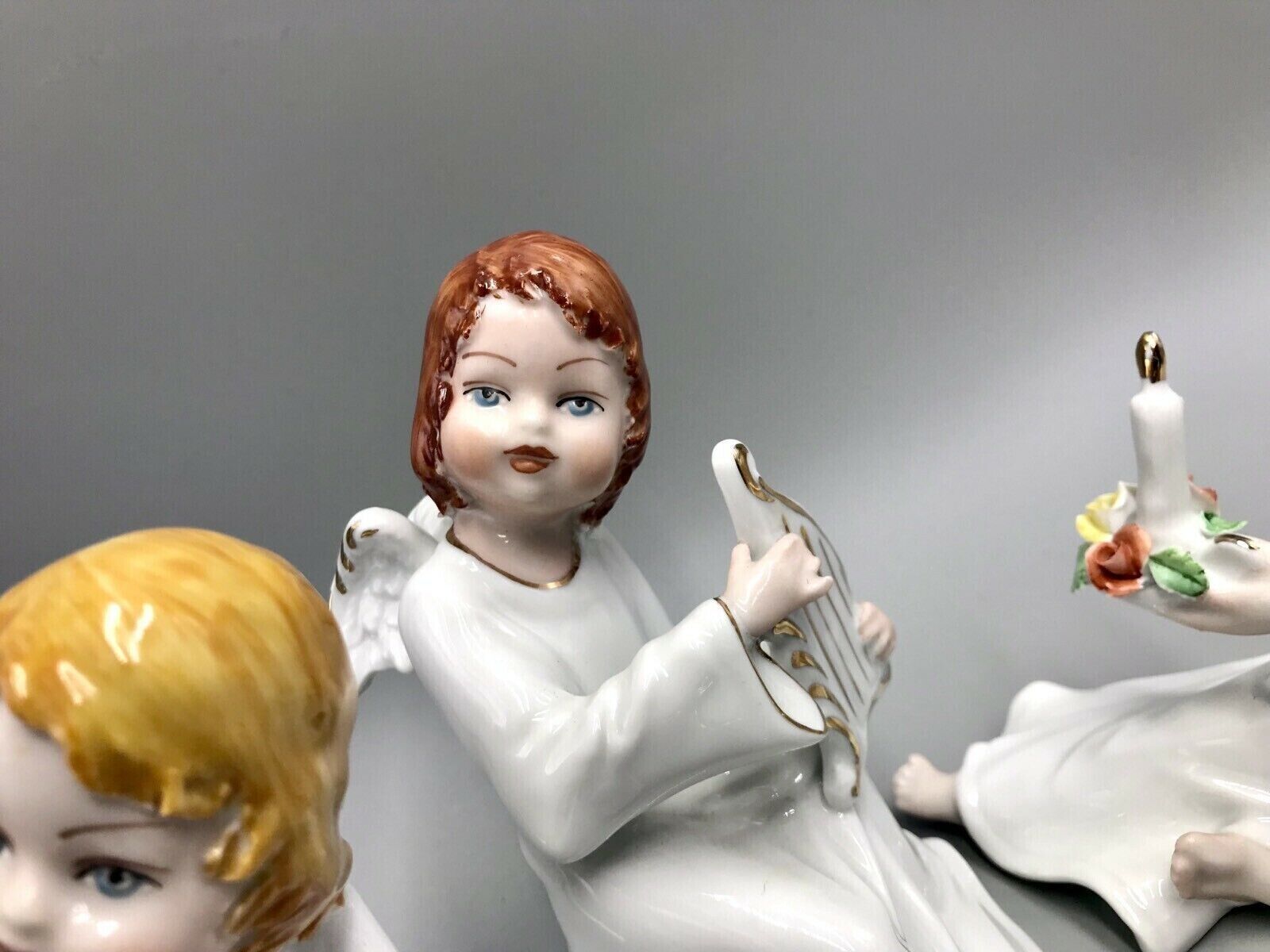 Weihnachten 2 ältere schöne 19 cm große Engel mit Harfe Porzellan Figuren