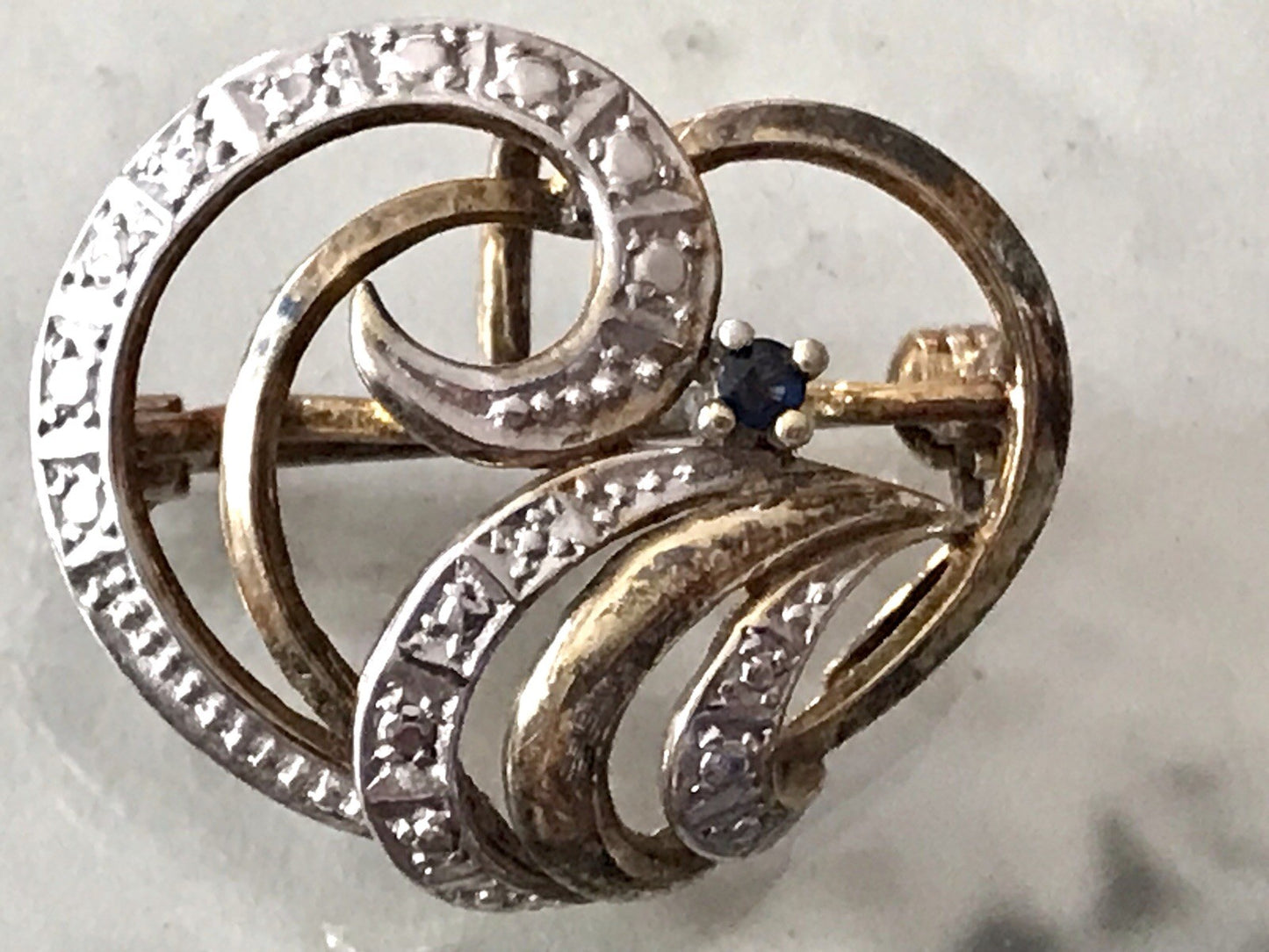 Vintage TeKa Designer Anhänger Brosche Amerik. Doublè vergoldet blauer Stein