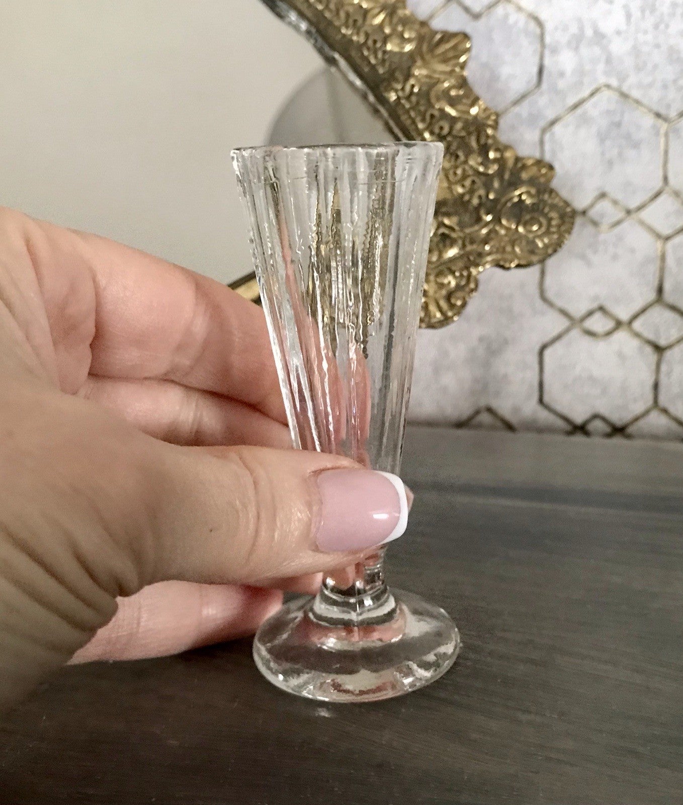 Antik uralt 1x Glas Likör Schnapsglas  Pressglas kantiges Design