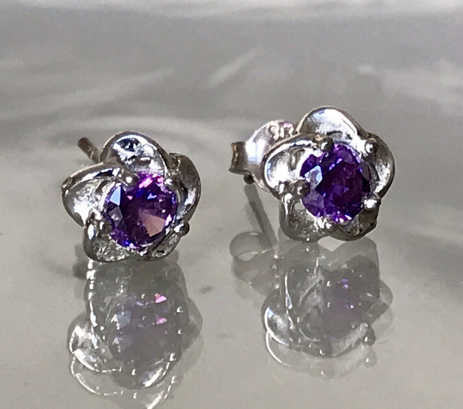 Ohrstecker Ohrringe Silber 925 Amethyst ? geschliffen Schöne Fassung