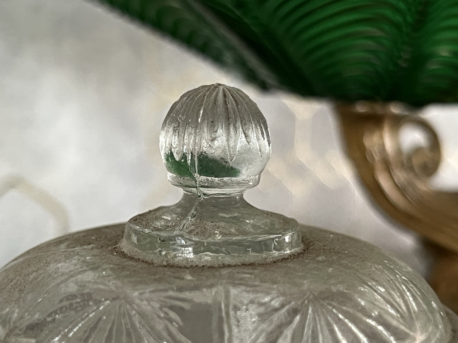 Antik Art Déco kleine Dose Deckeldose Zierdose Pressglas Glas