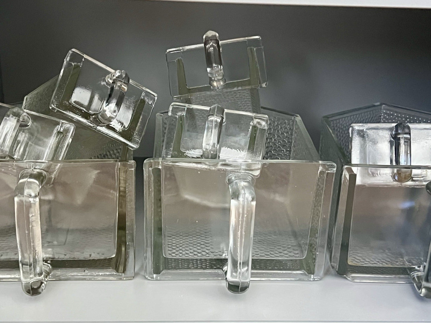 Antik Art Déco 8 Glas Schütten Pressglas von Poncet