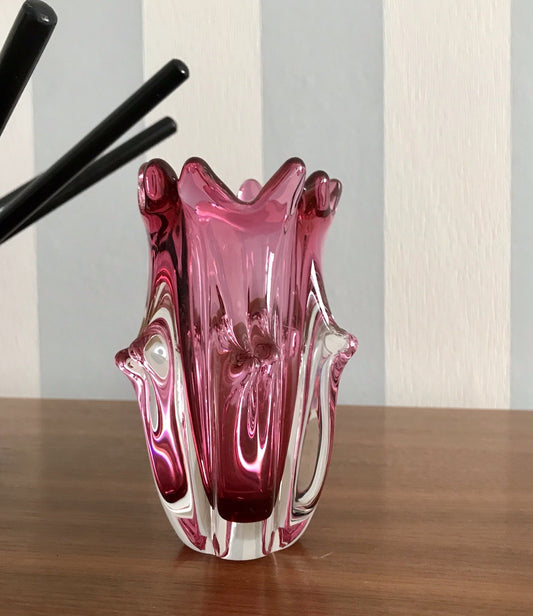 Vintage Glasvase Vase 60er Jahre Glas rubinrot pink rot