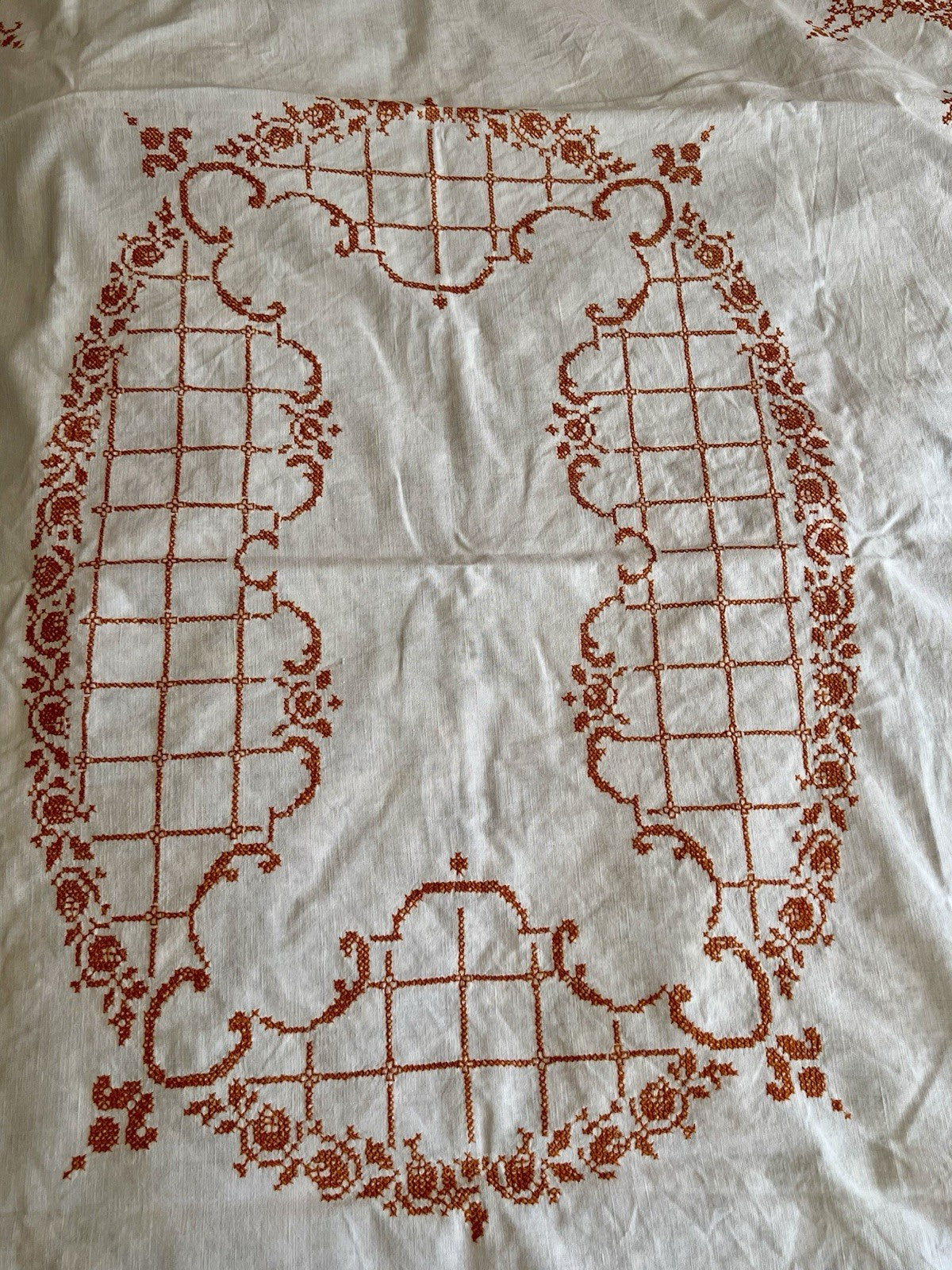 Antik Tischdecke  Art Deco Stickerei handbestickt orange Leinenmischung 160x125