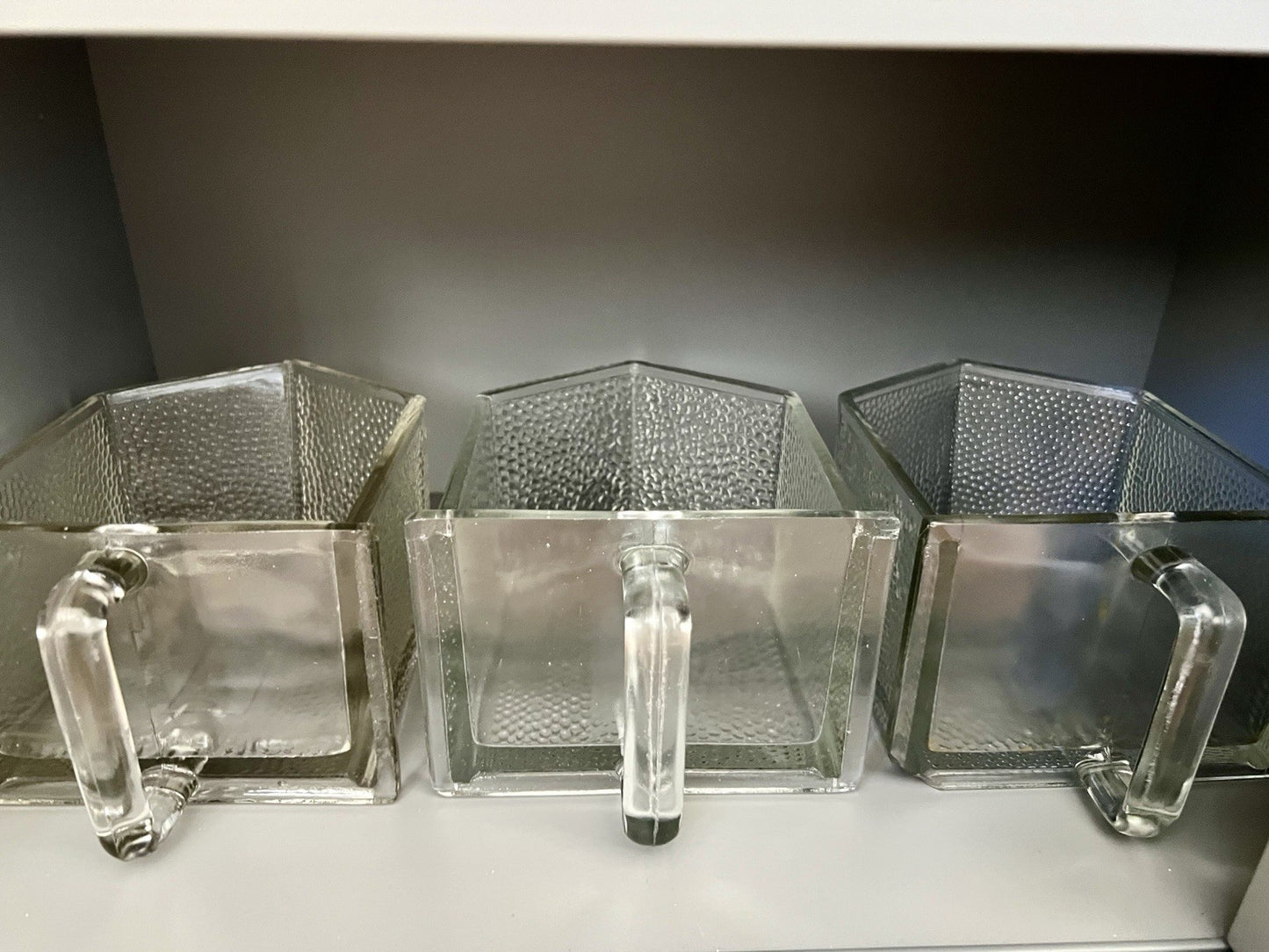 Antik Art Déco 8 Glas Schütten Pressglas von Poncet