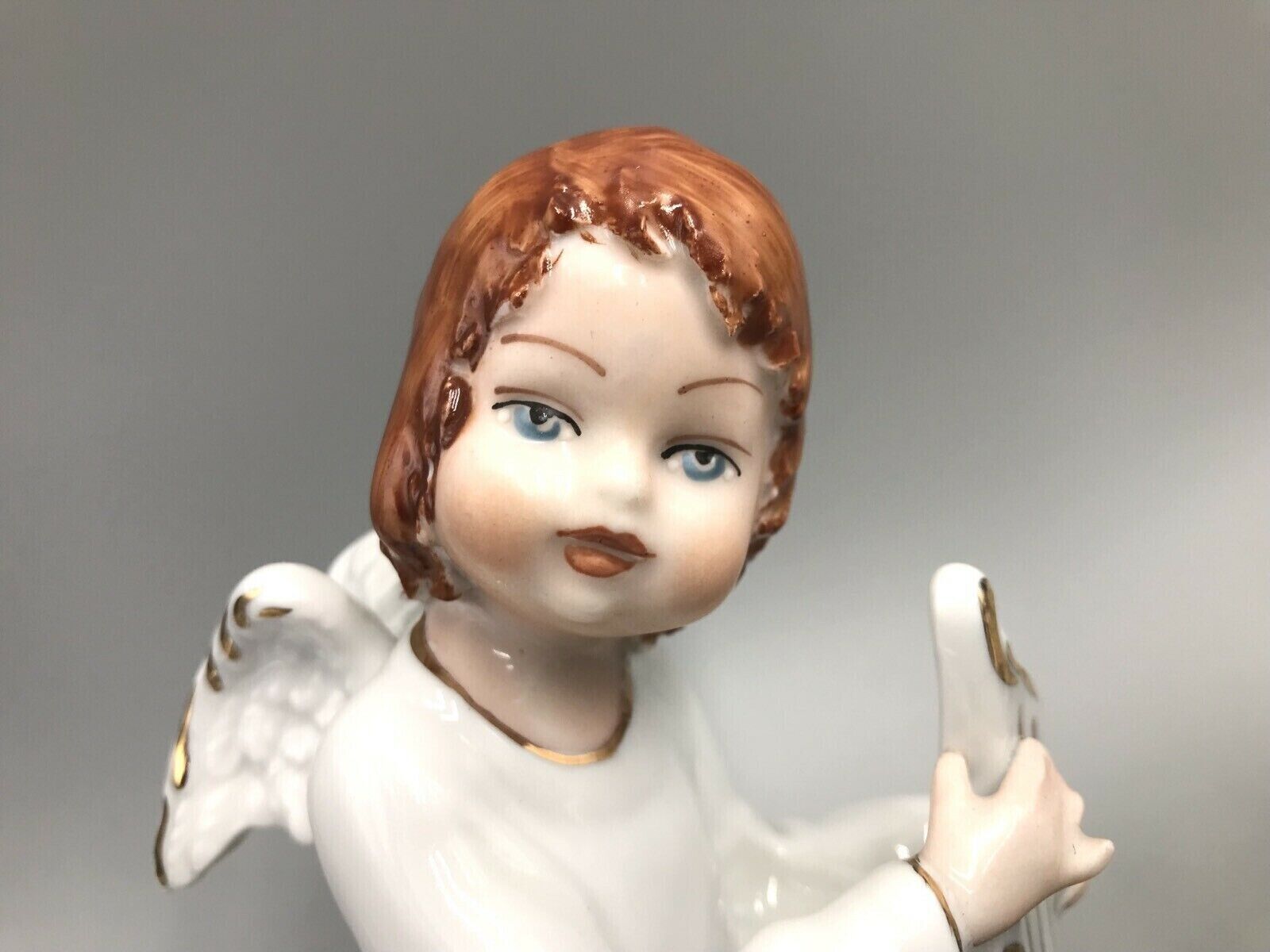 Weihnachten 2 ältere schöne 19 cm große Engel mit Harfe Porzellan Figuren