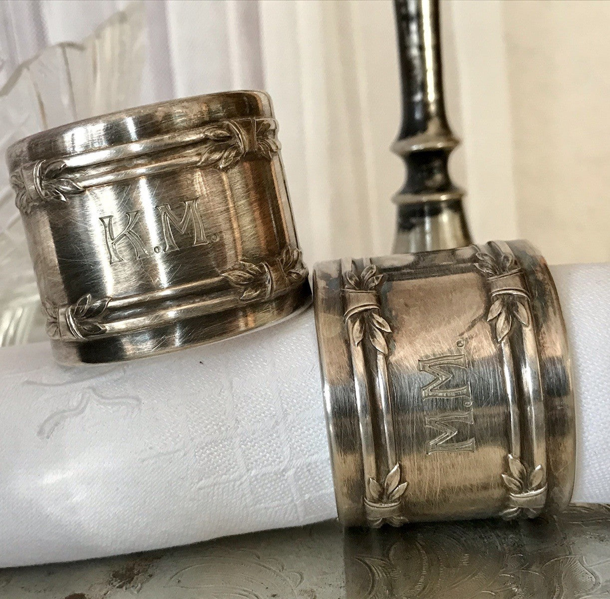 Antik 2 Serviettenringe Jugendstil MM KM Monogramm versilbert GJ