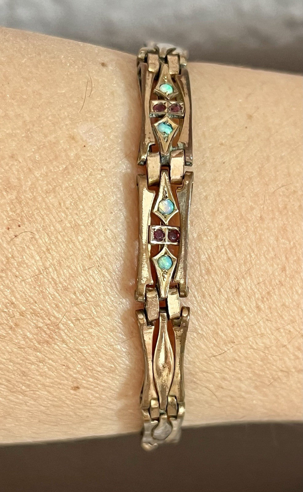 Antik Jugendstil -1900 Glieder- Armband opalisierende Steine vergoldet