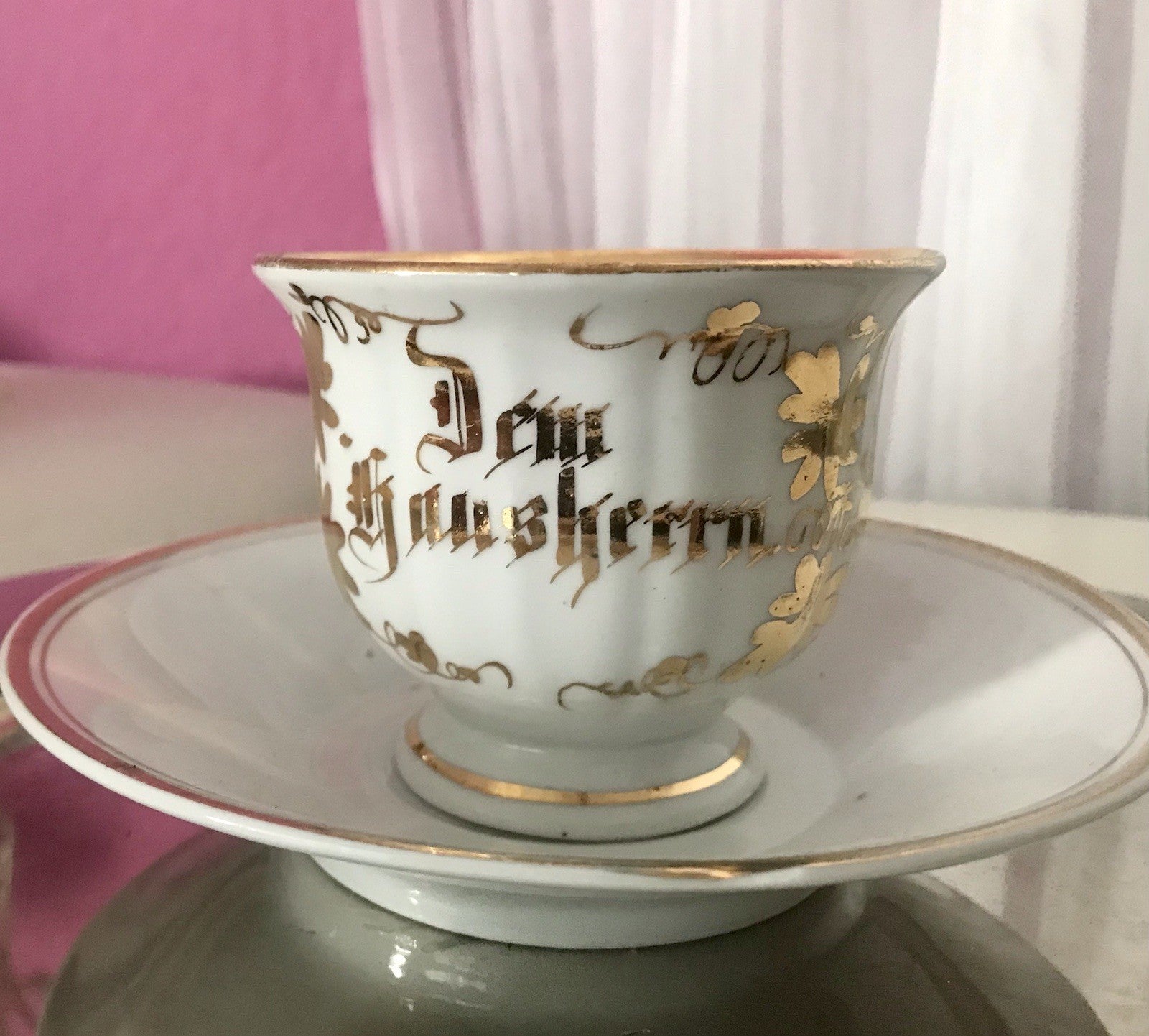 Antik Porzellan Andenken Becher Gedeck Sammeltasse Tasse „Dem Hausherrn“