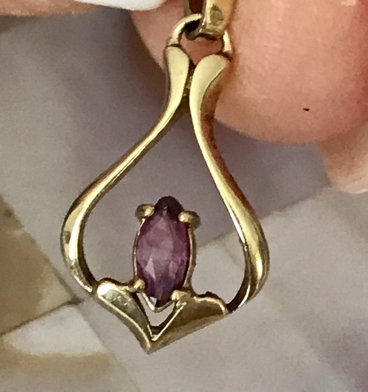 Vintage Designer kleiner Anhänger lila Stein Amethyst? Amerik. Doublè vergoldet