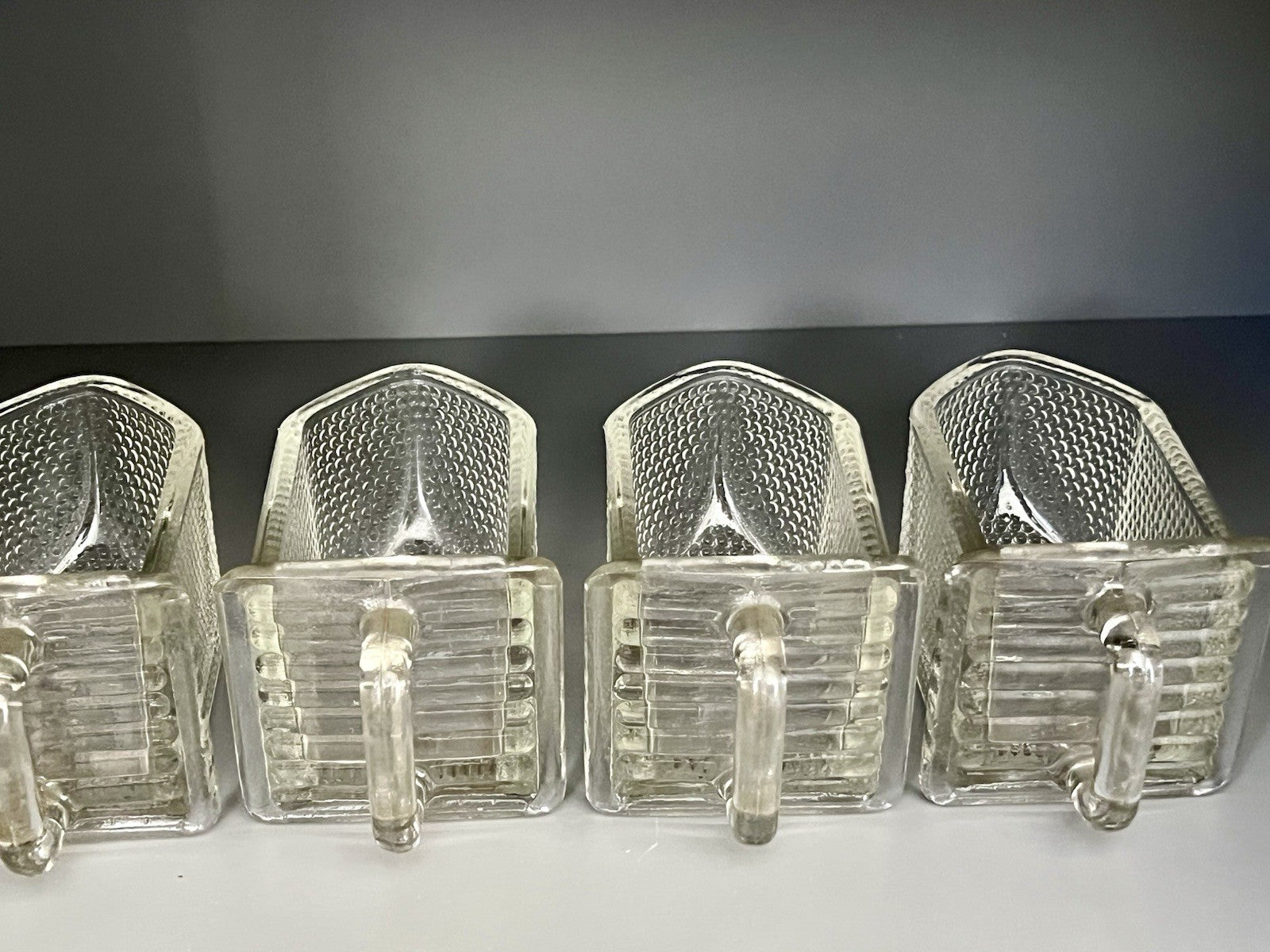 Antik Art Déco 4 Glas Schütten Pressglas von Gerrix