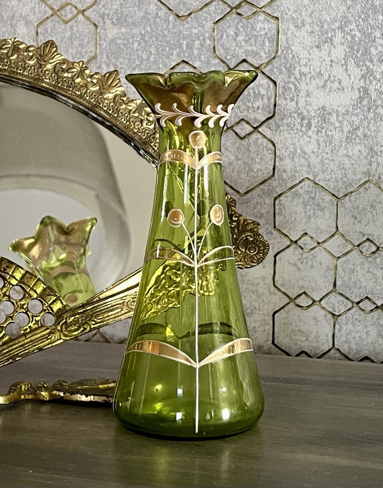 Antik Jugendstil grün kleine Vase Glasvase Gold-Staffage Emaille Abriss