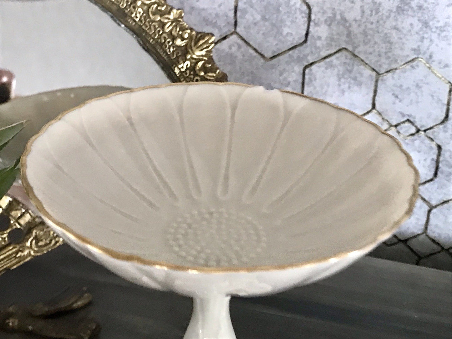 Antik Porzellan Fußschale Schale auf Fuß USA Lenox elfenbein gold Blume