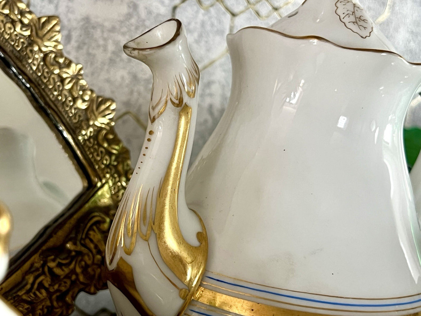 Antik Biedermeier Porzellan Kernstück Plus So schön! weiß gold blau