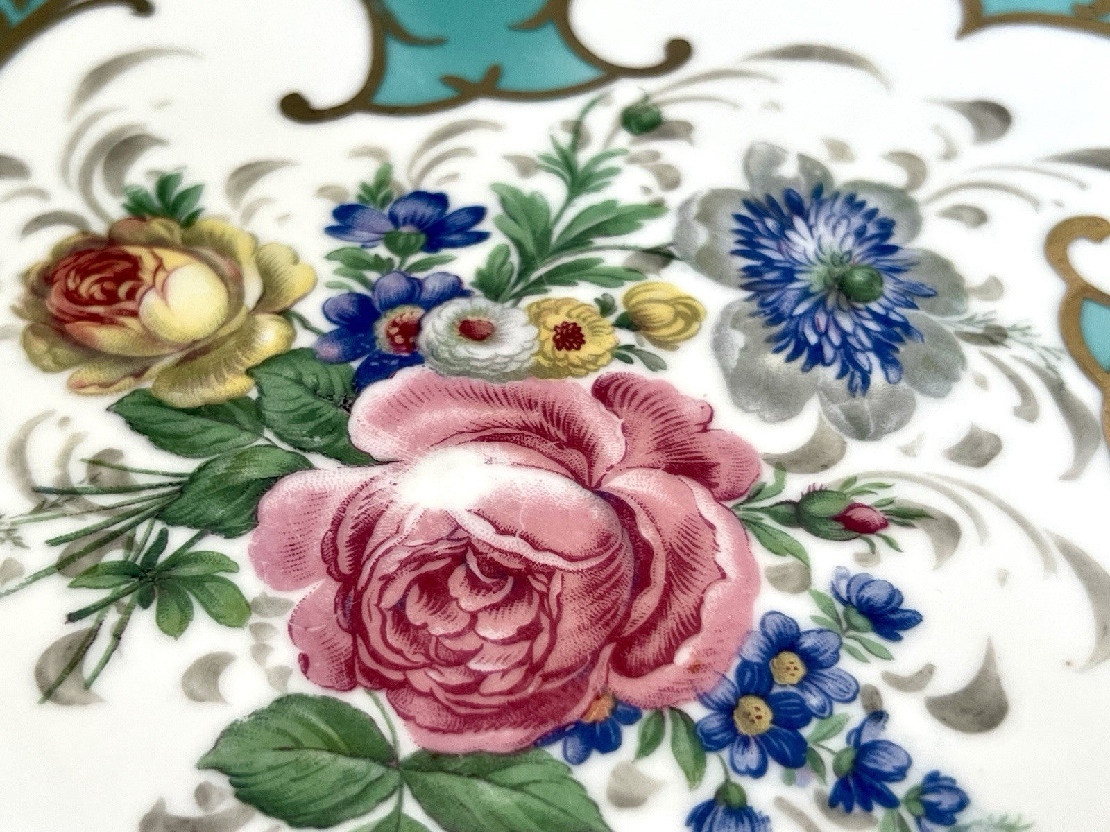 Antik  Alt Porzellan Tablett türkis rund Blumen Golddekor