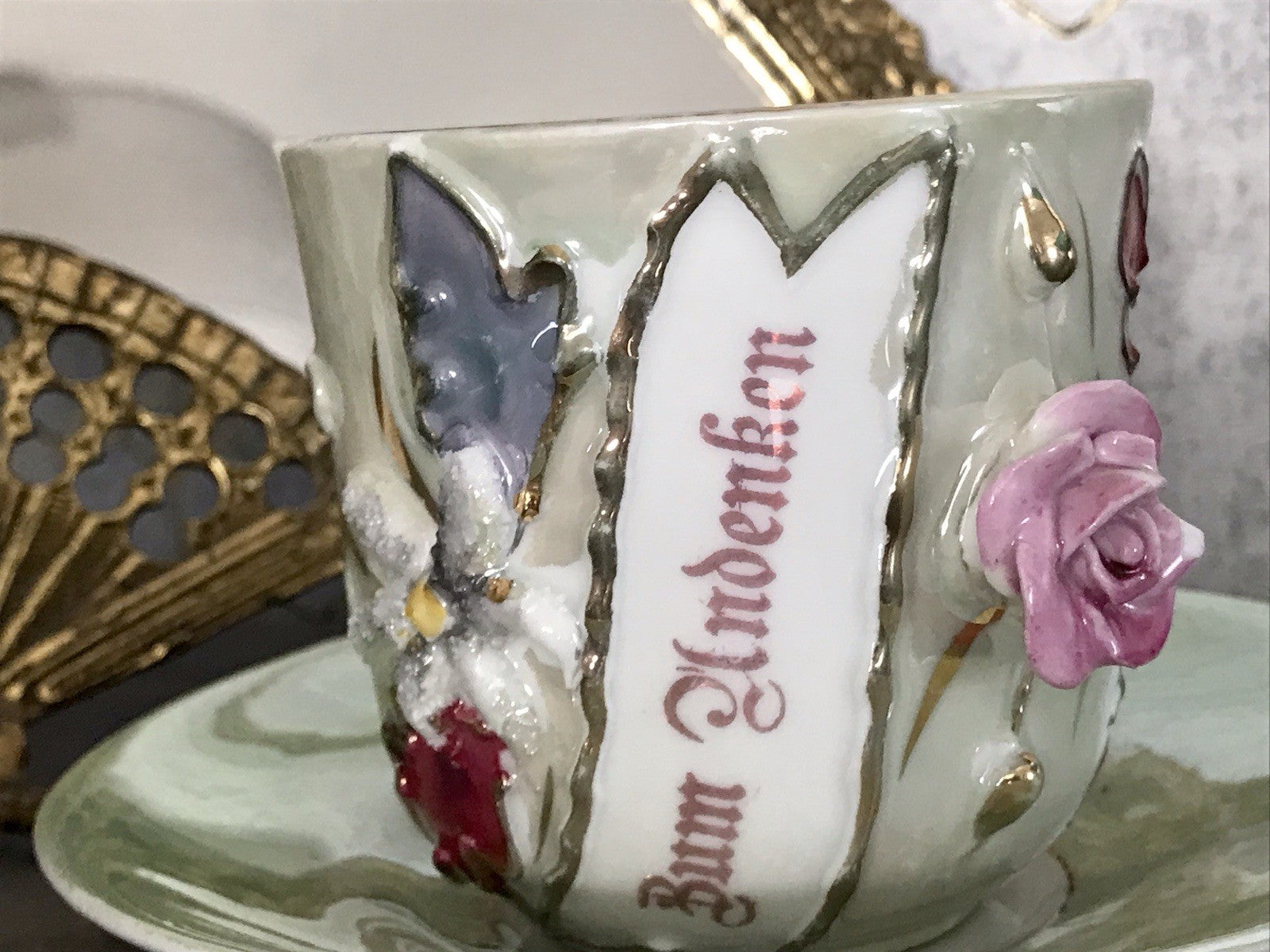 Antik Rosenhäferl Porzellan Andenken Tasse Zum Andenken Stucktasse grün rosa