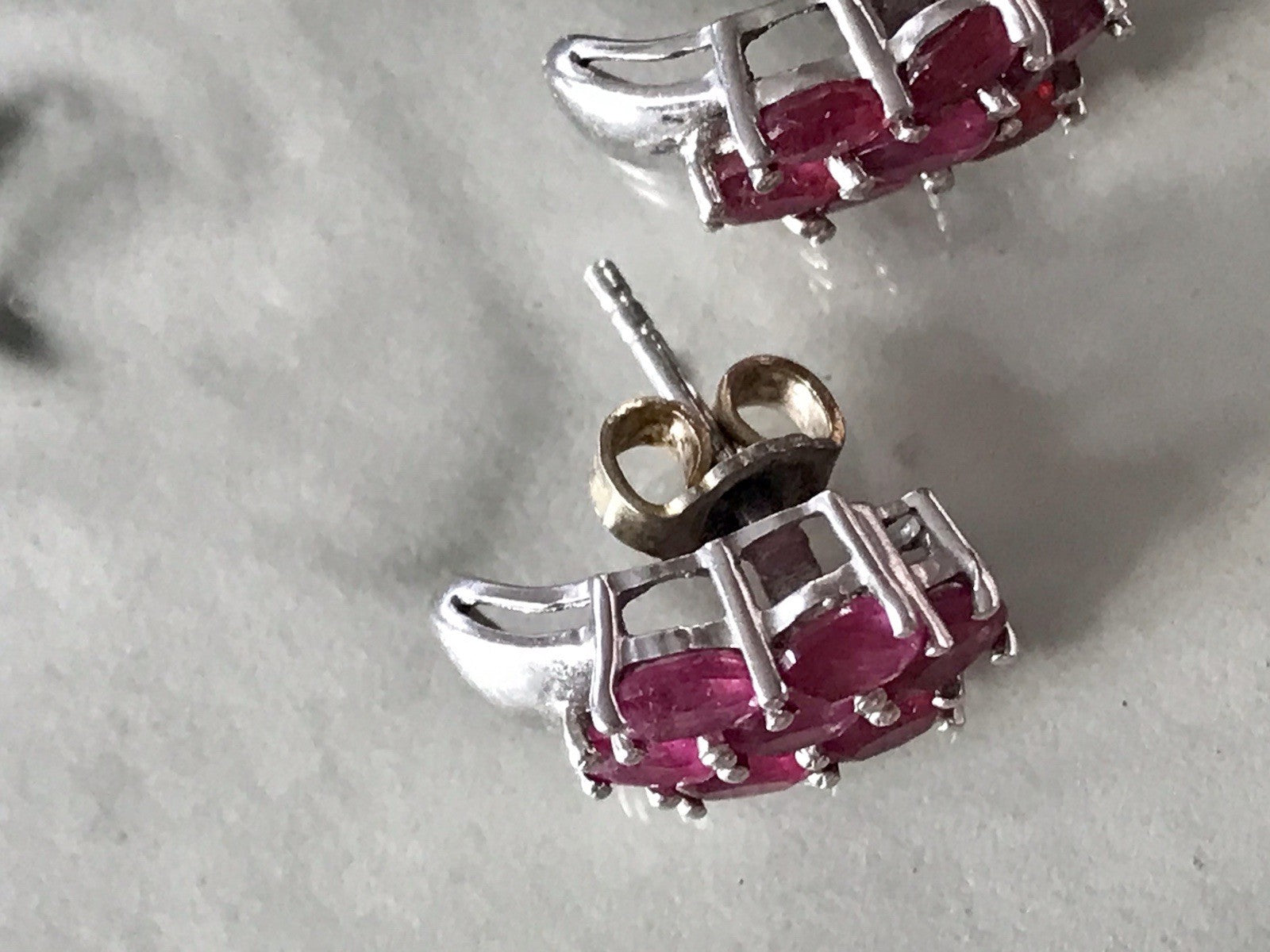Vintage Ohrringe 925 Silber rubinrote Steine Rubine?