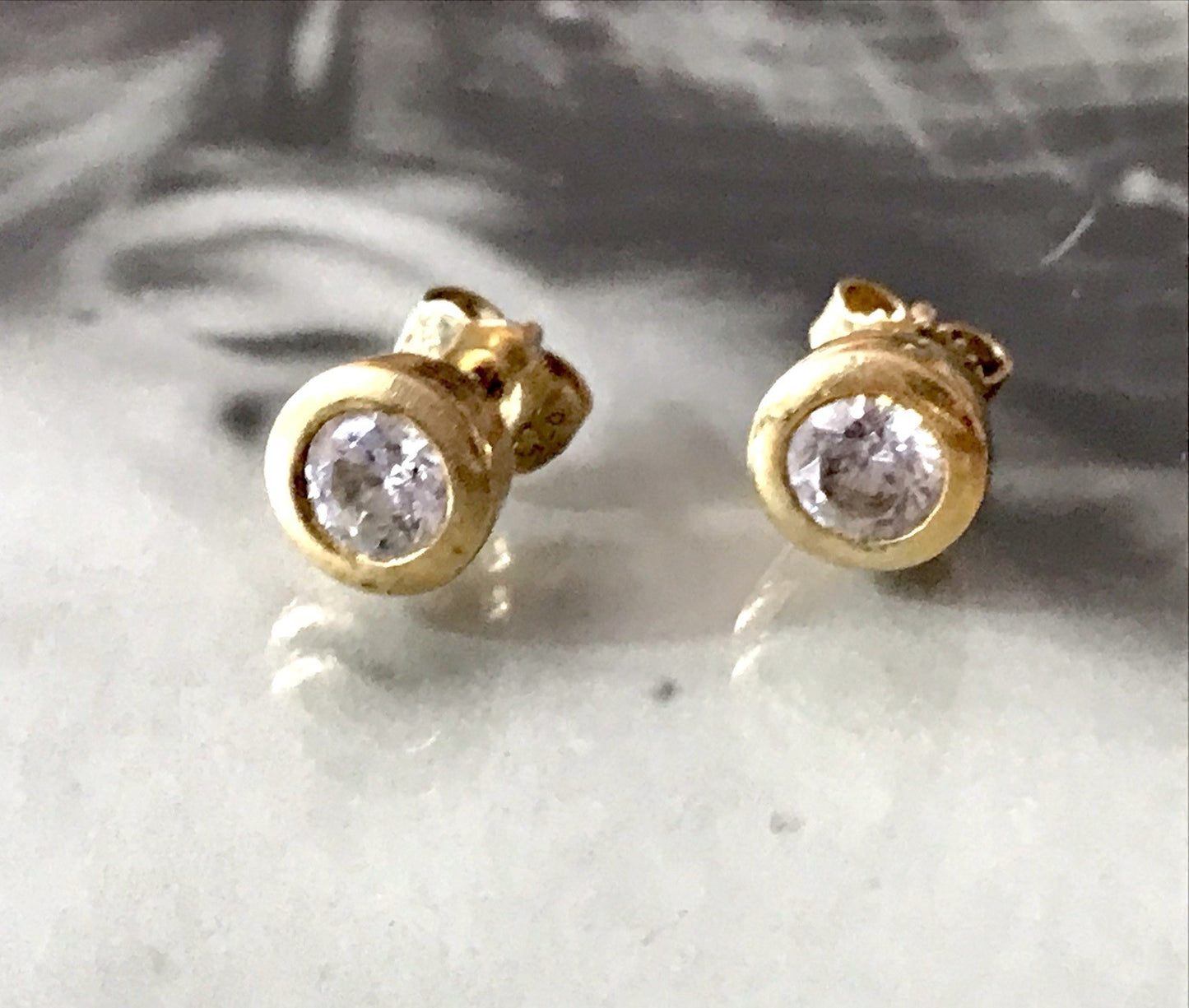 Ohrringe Ohrstecker DAMEN Silber vergoldet gold farblose geschliffene Steine 925