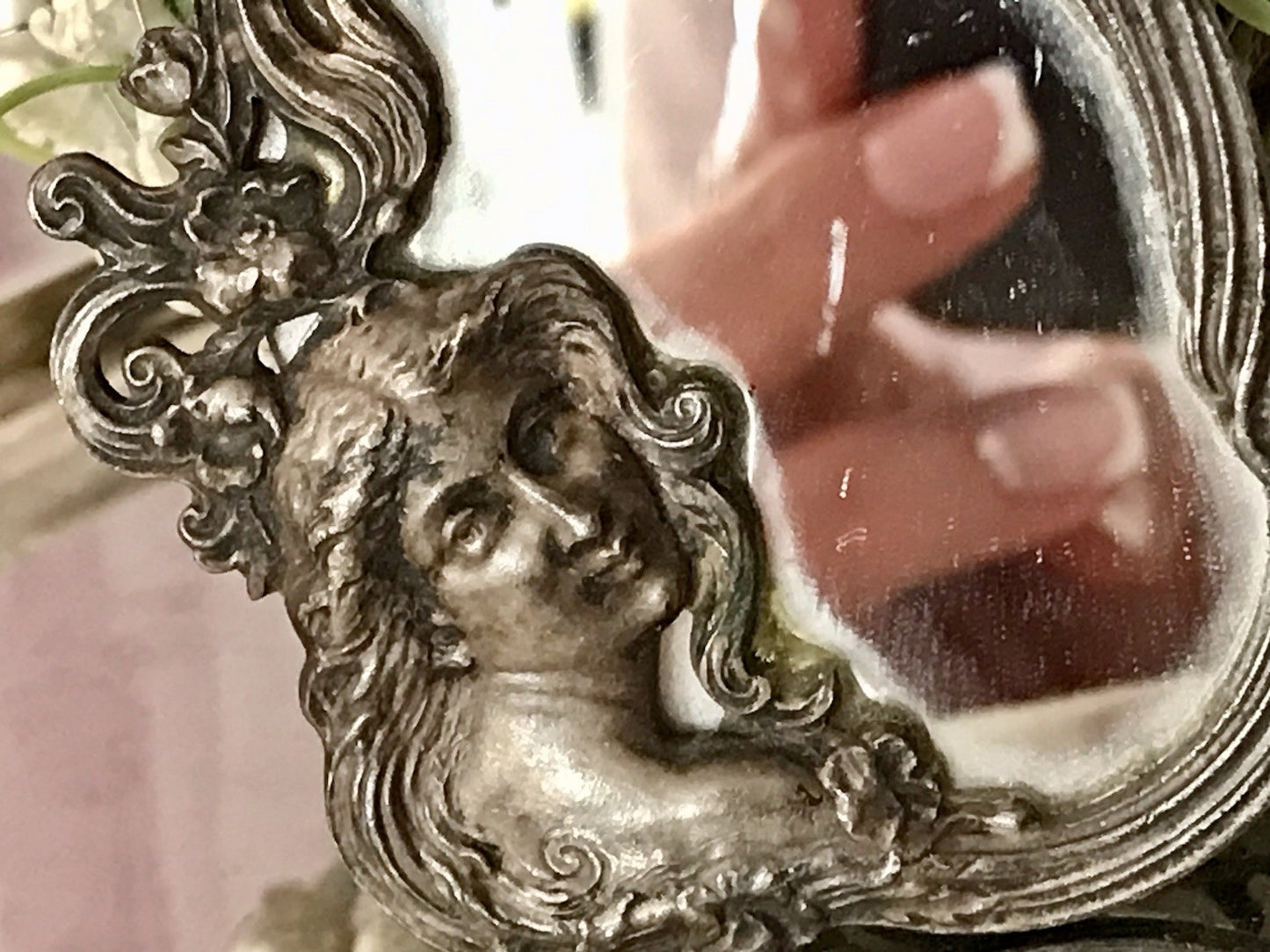 Antik kleiner Taschenspiegel Spiegel versilbert Jugendstil Frau-Büste