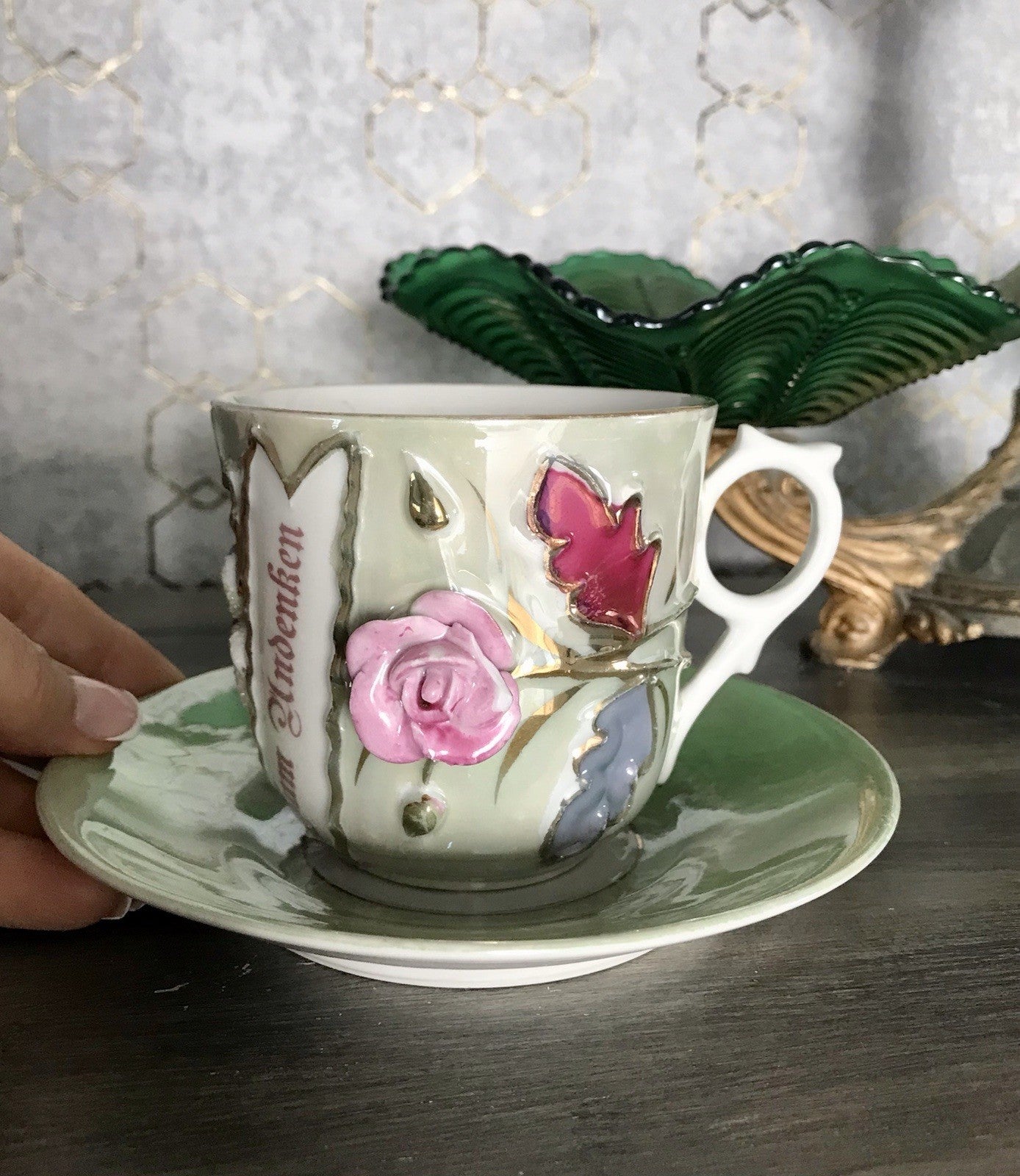 Antik Rosenhäferl Porzellan Andenken Tasse Zum Andenken Stucktasse grün rosa