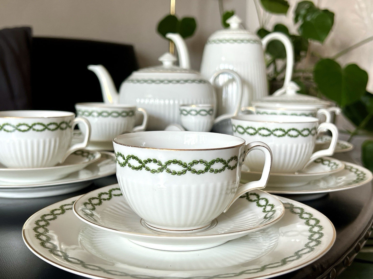 Edel antik Hutschenreuther Porzellan Kaffeeservice 10 + Pers. weiß Lorbeerkranz