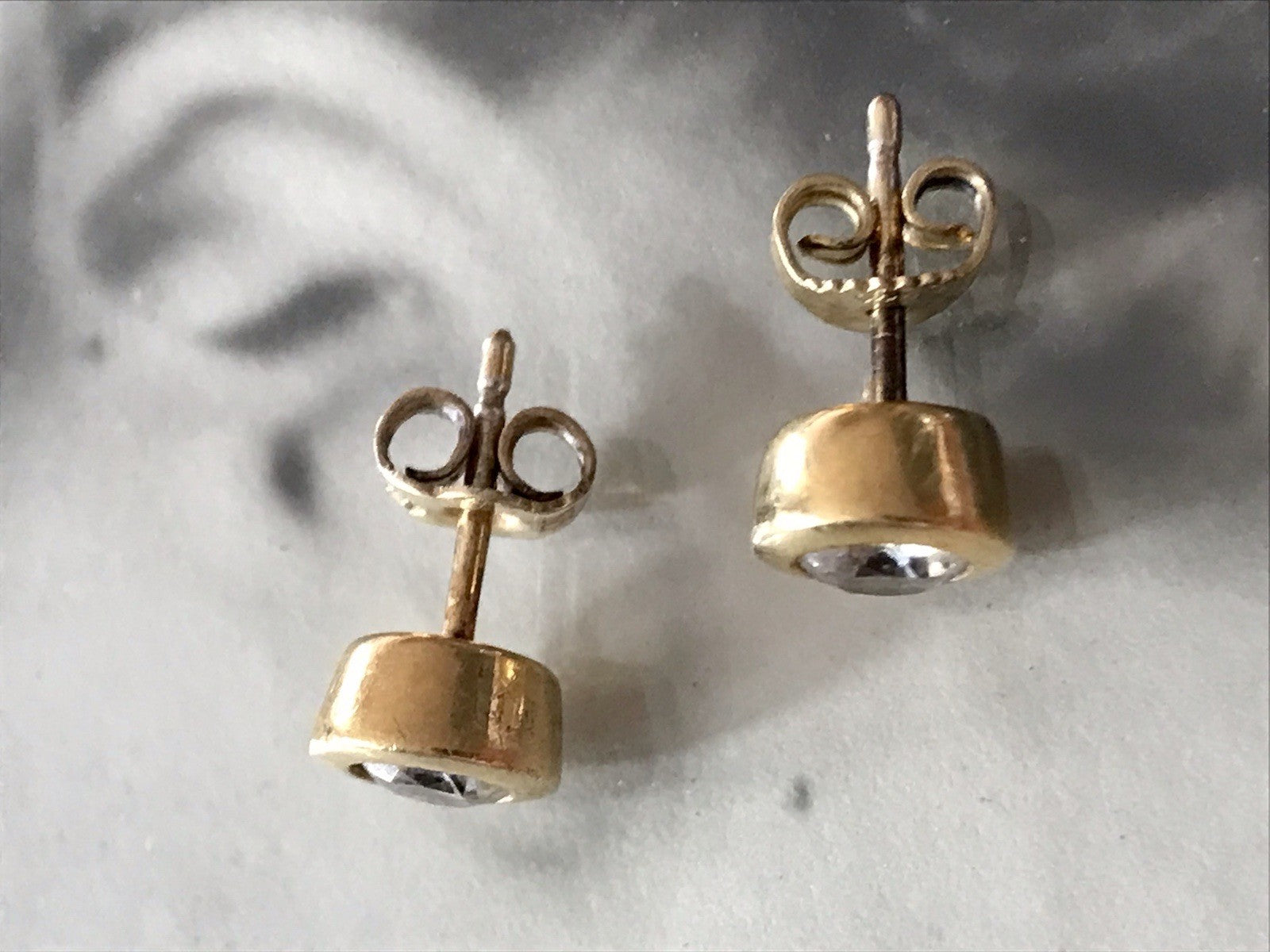 Ohrringe Ohrstecker DAMEN Silber vergoldet gold farblose geschliffene Steine 925