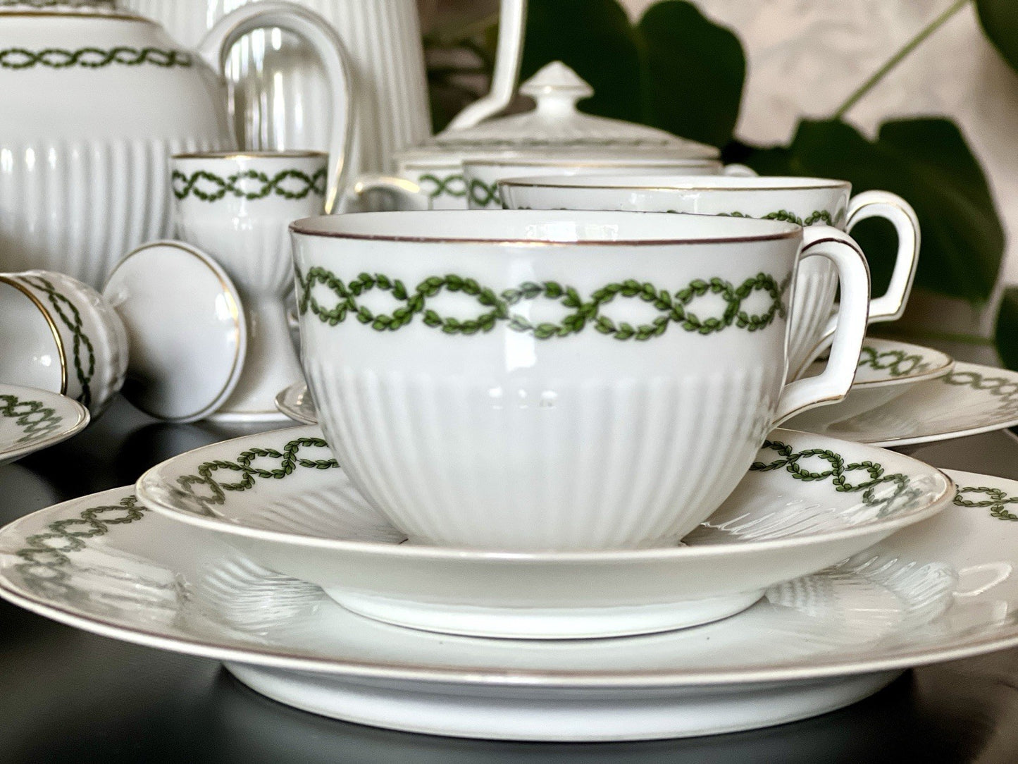 Edel antik Hutschenreuther Porzellan Kaffeeservice 10 + Pers. weiß Lorbeerkranz