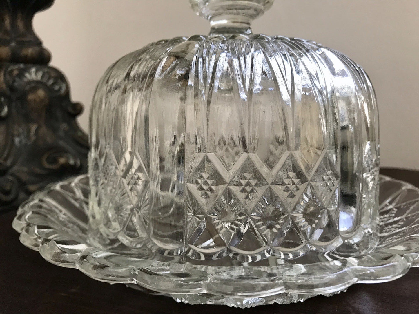 Antik Art Déco Glas Pressglas Käseglocke Butterglocke Glas