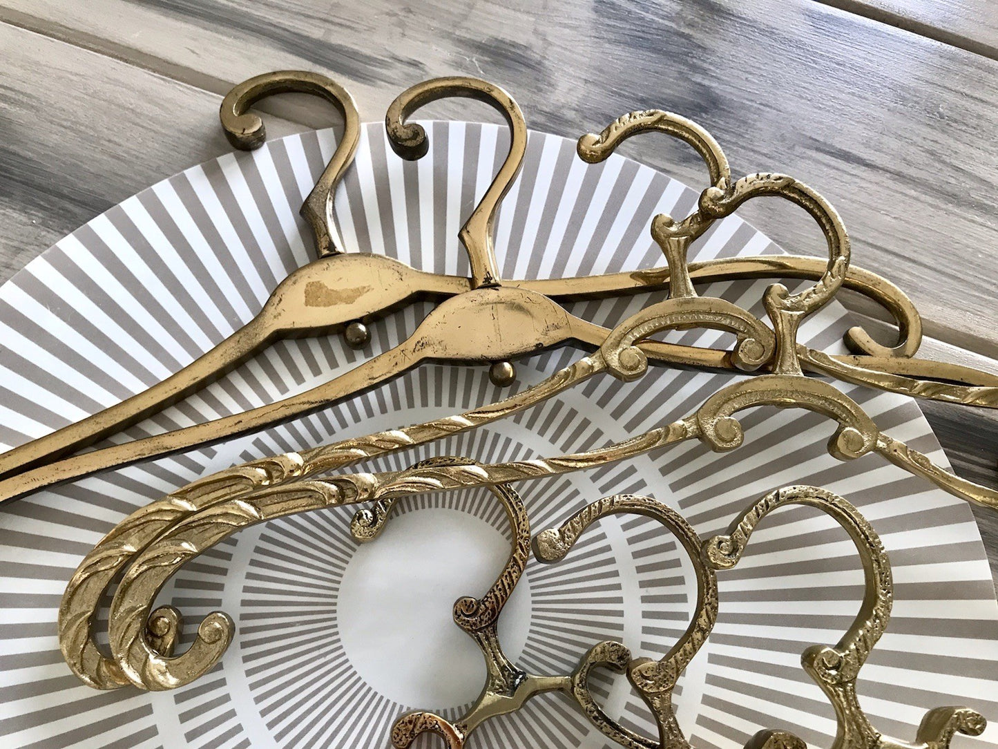 Antik? Alt Vintage 7 x  Kleiderbügel Messing massiv 3 Designs