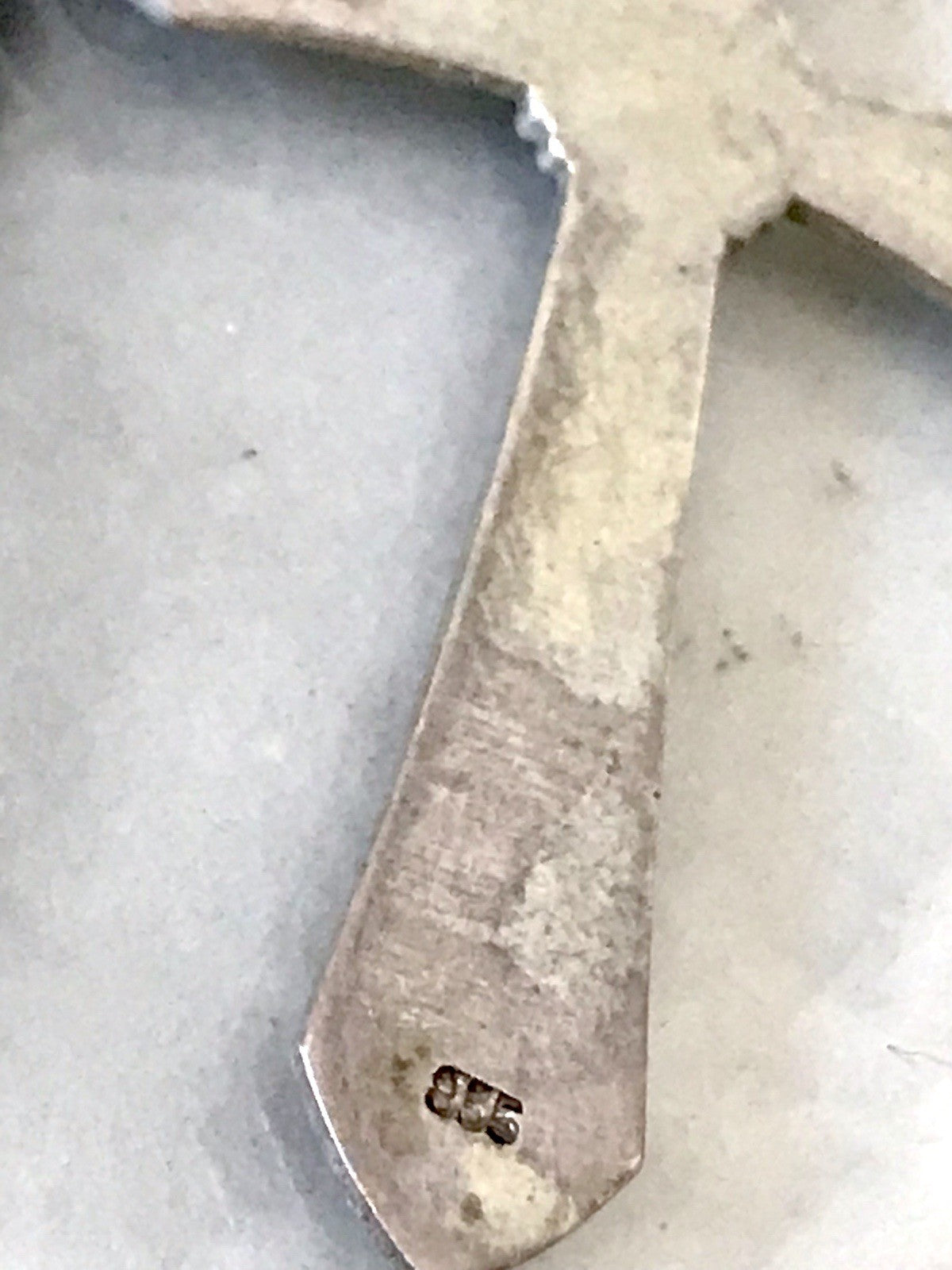 Antik alt schöne Form 835 Silber Kreuz Anhänger Kettenanhänger Relief