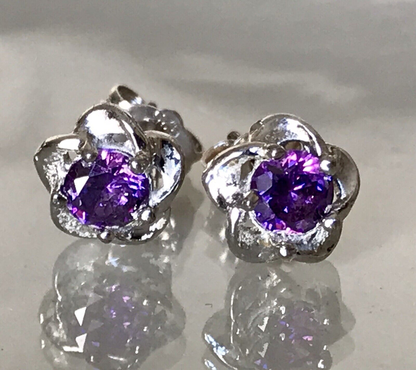 Ohrstecker Ohrringe Silber 925 Amethyst ? geschliffen Schöne Fassung