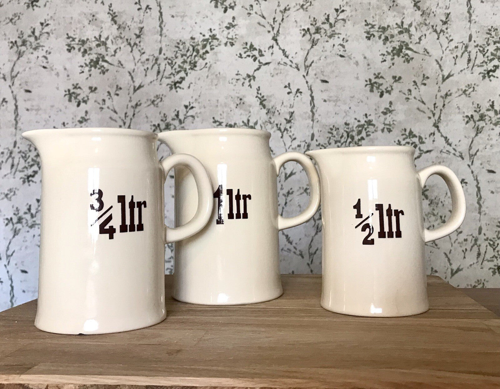 Alt Vintage 3 Kanne Milchkanne Messkrüge DDR Keramik Landhaus creme 1l 3/4l 1/2l